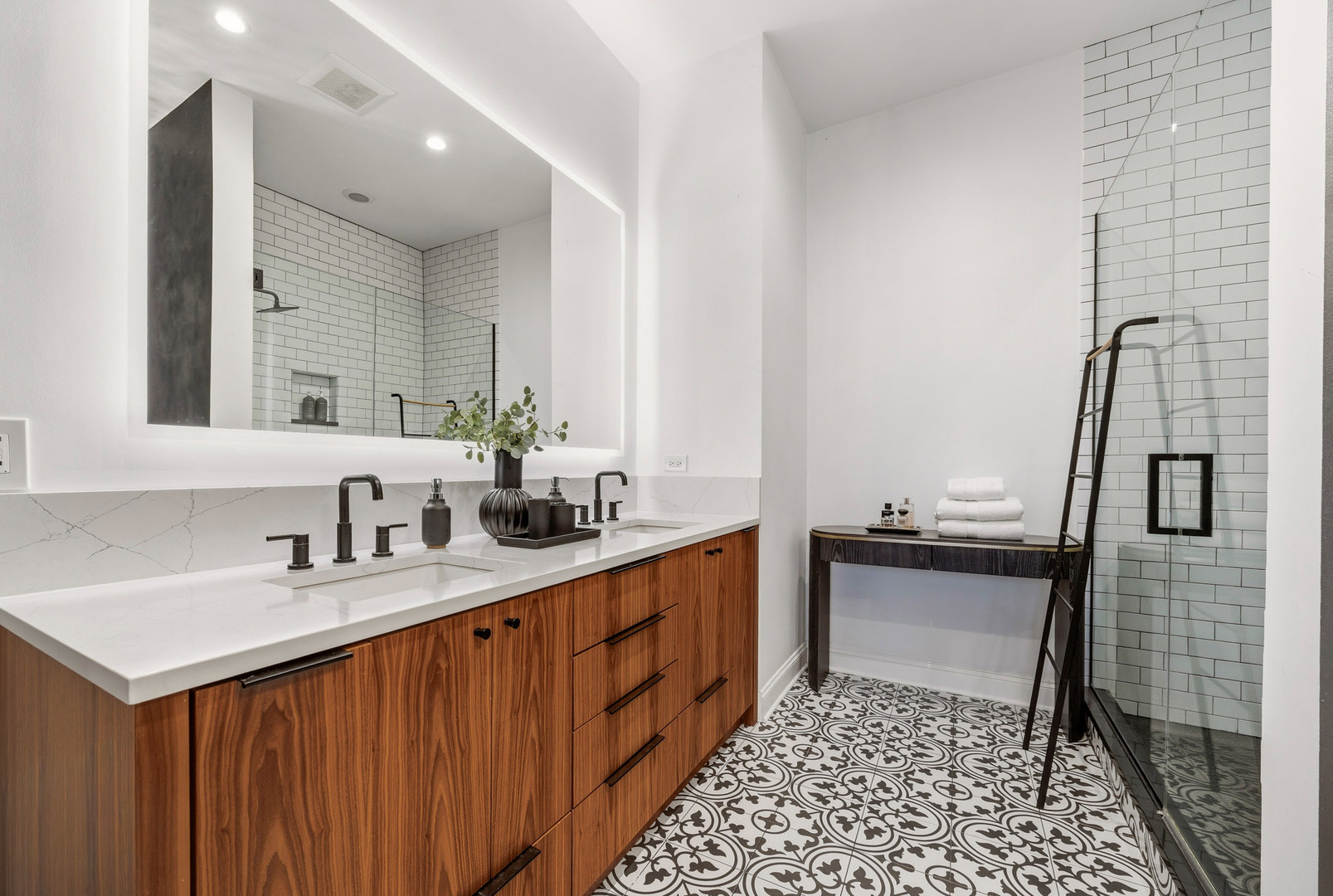 438 E North Water Street