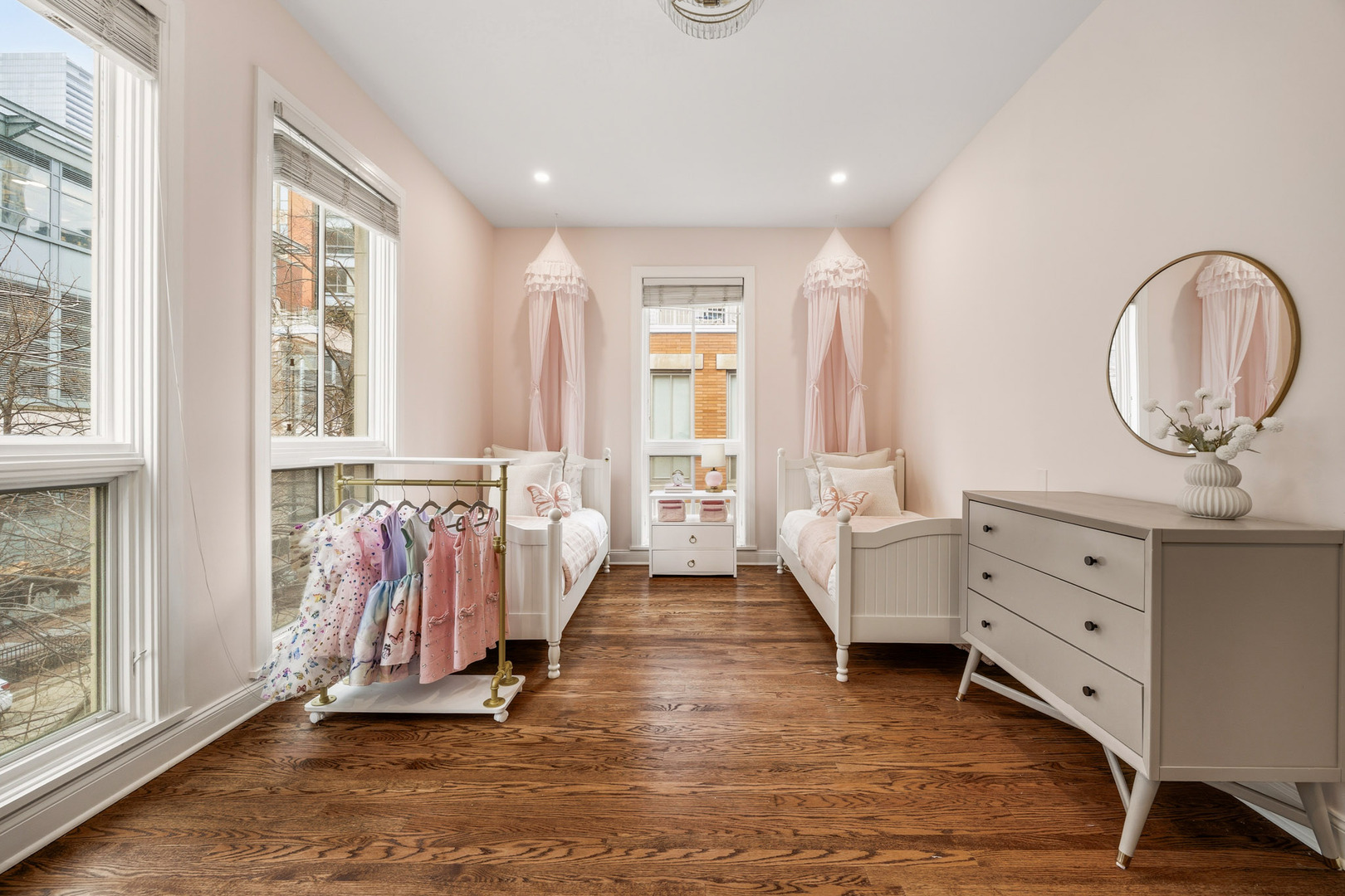 438 E North Water Street