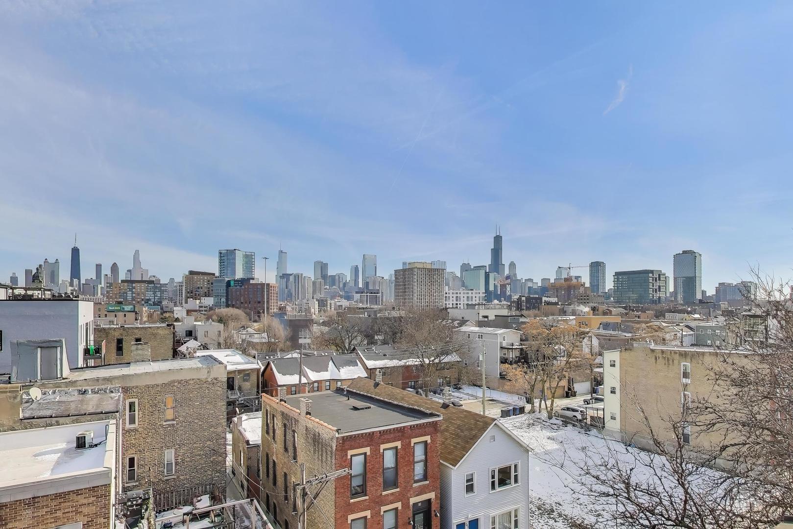 1329 W Chicago Avenue Unit: 2R