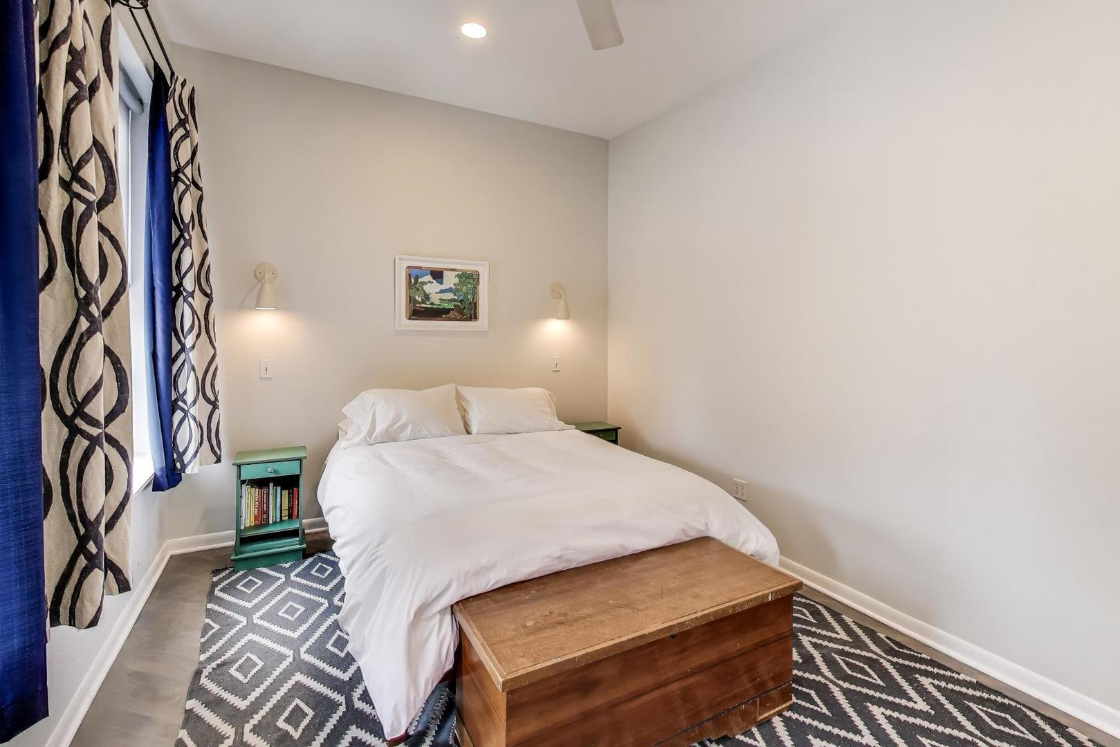1329 W Chicago Avenue Unit: 2R