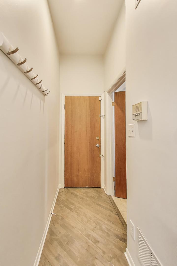 1329 W Chicago Avenue Unit: 2R