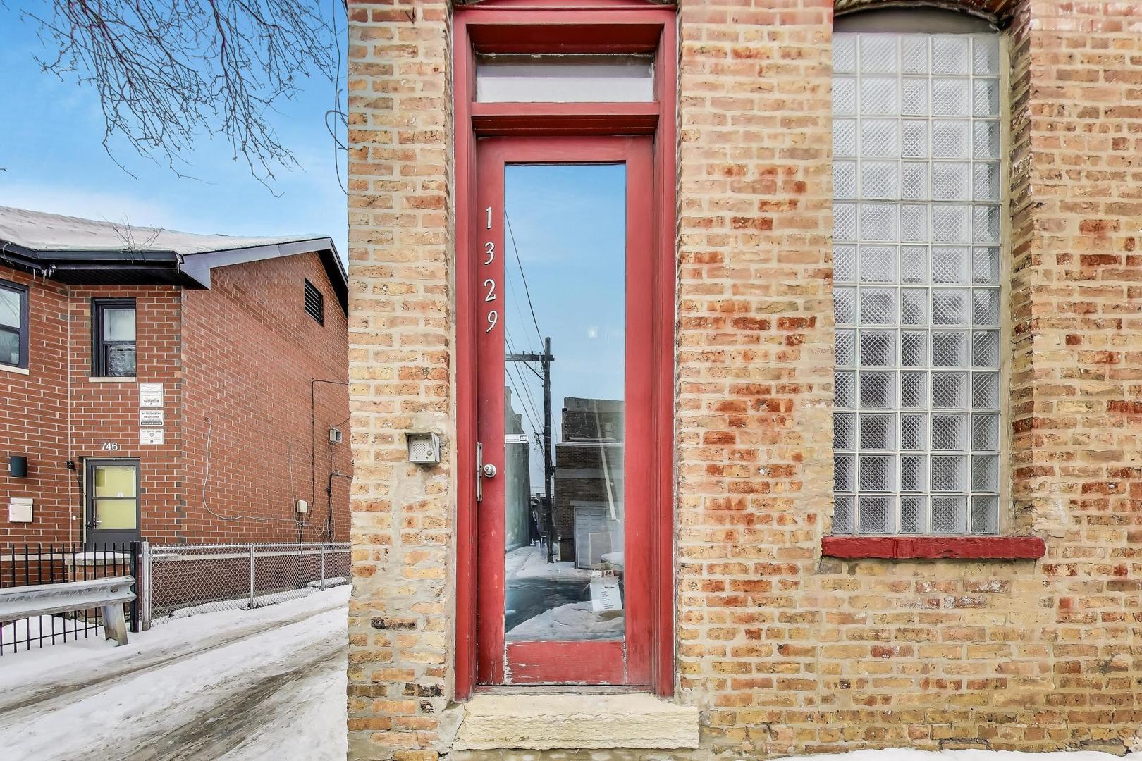 1329 W Chicago Avenue Unit: 2R
