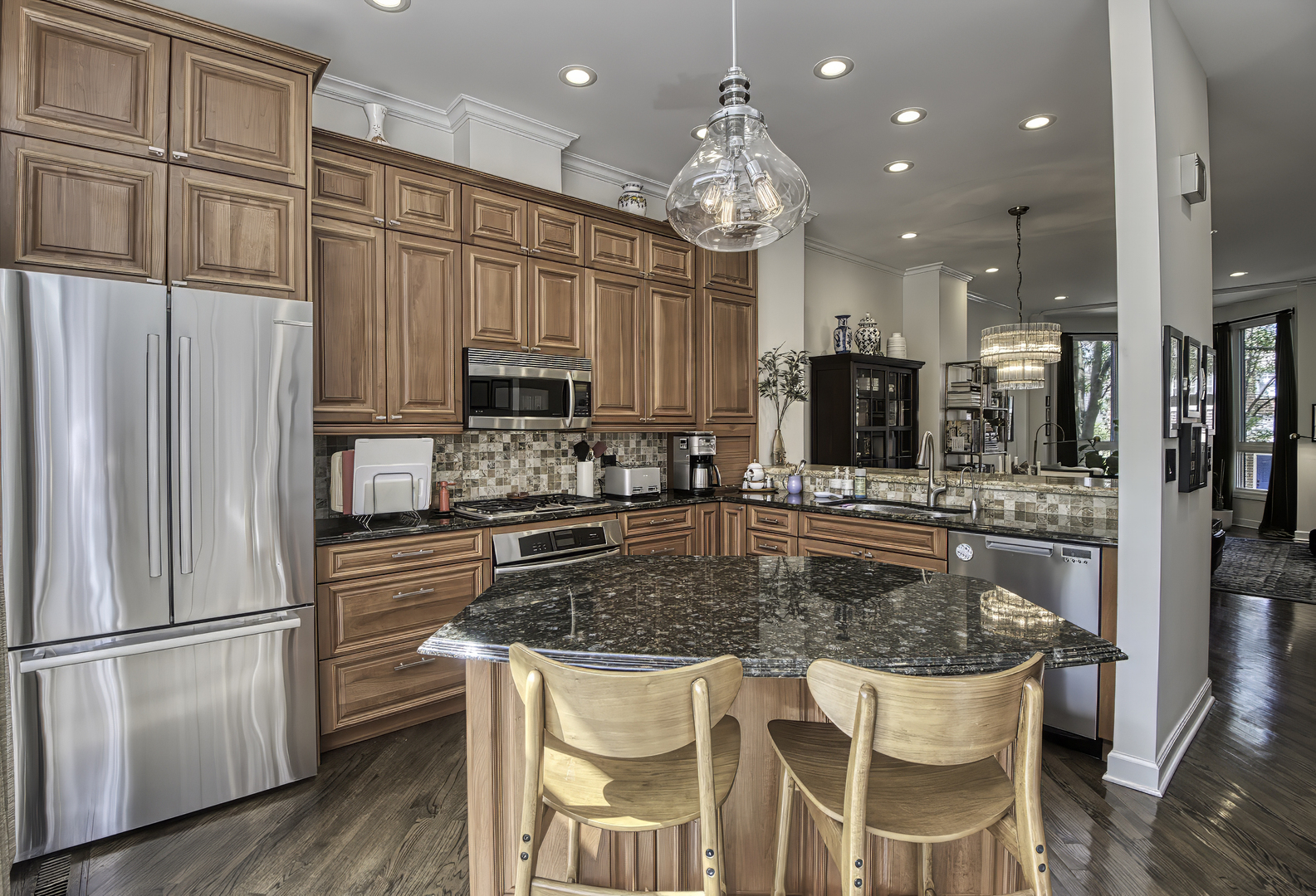 339 W SCOTT Street