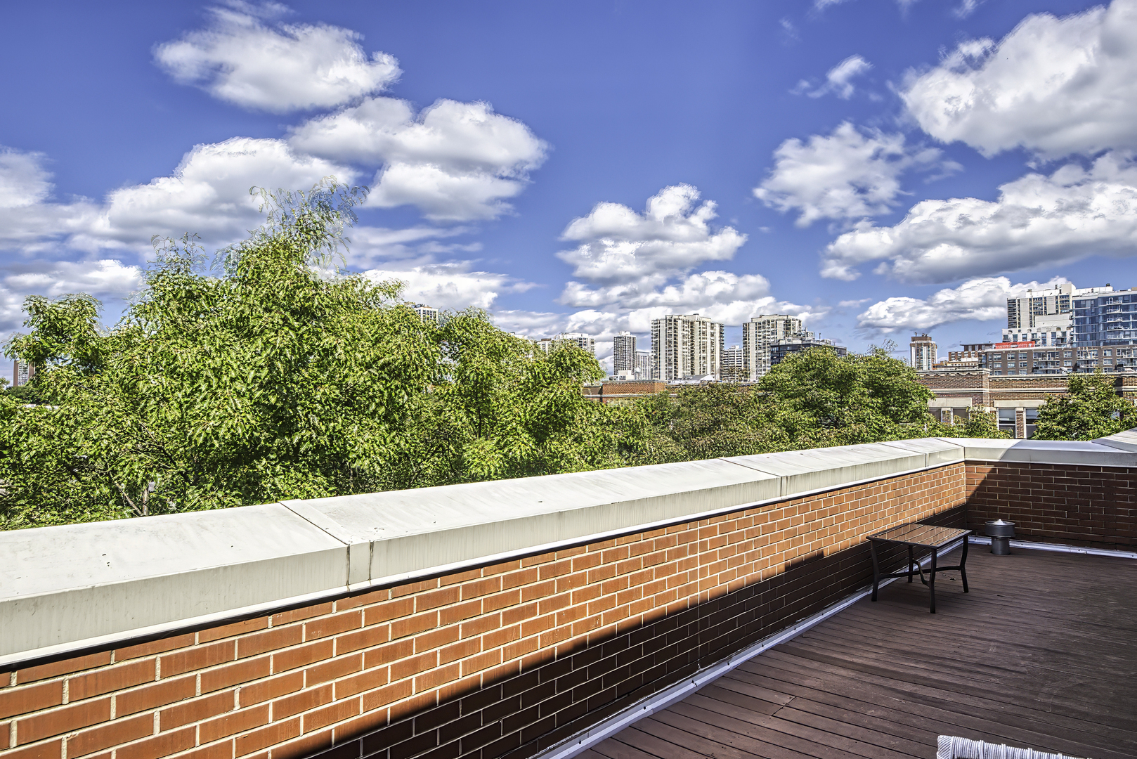 339 W SCOTT Street