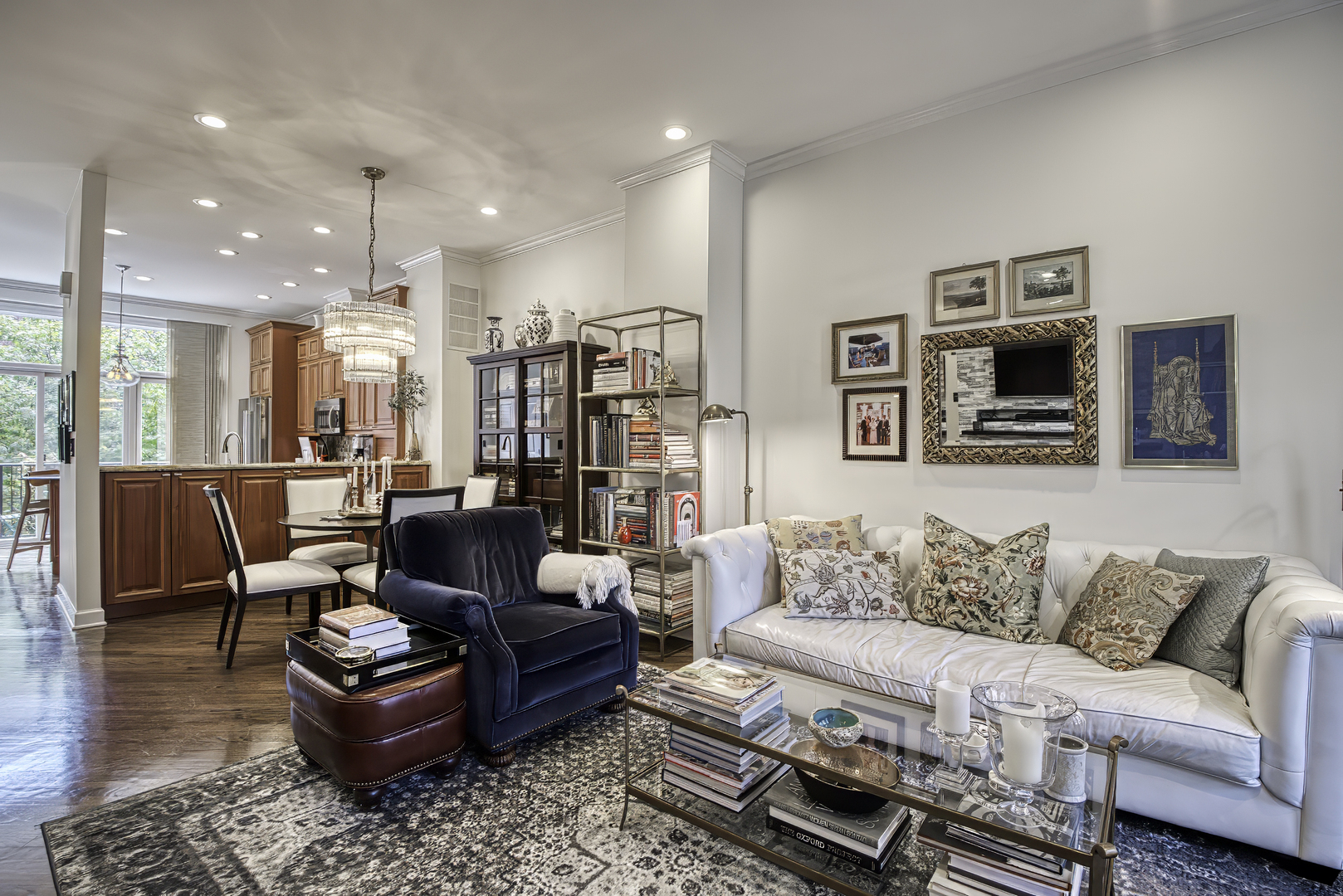 339 W SCOTT Street