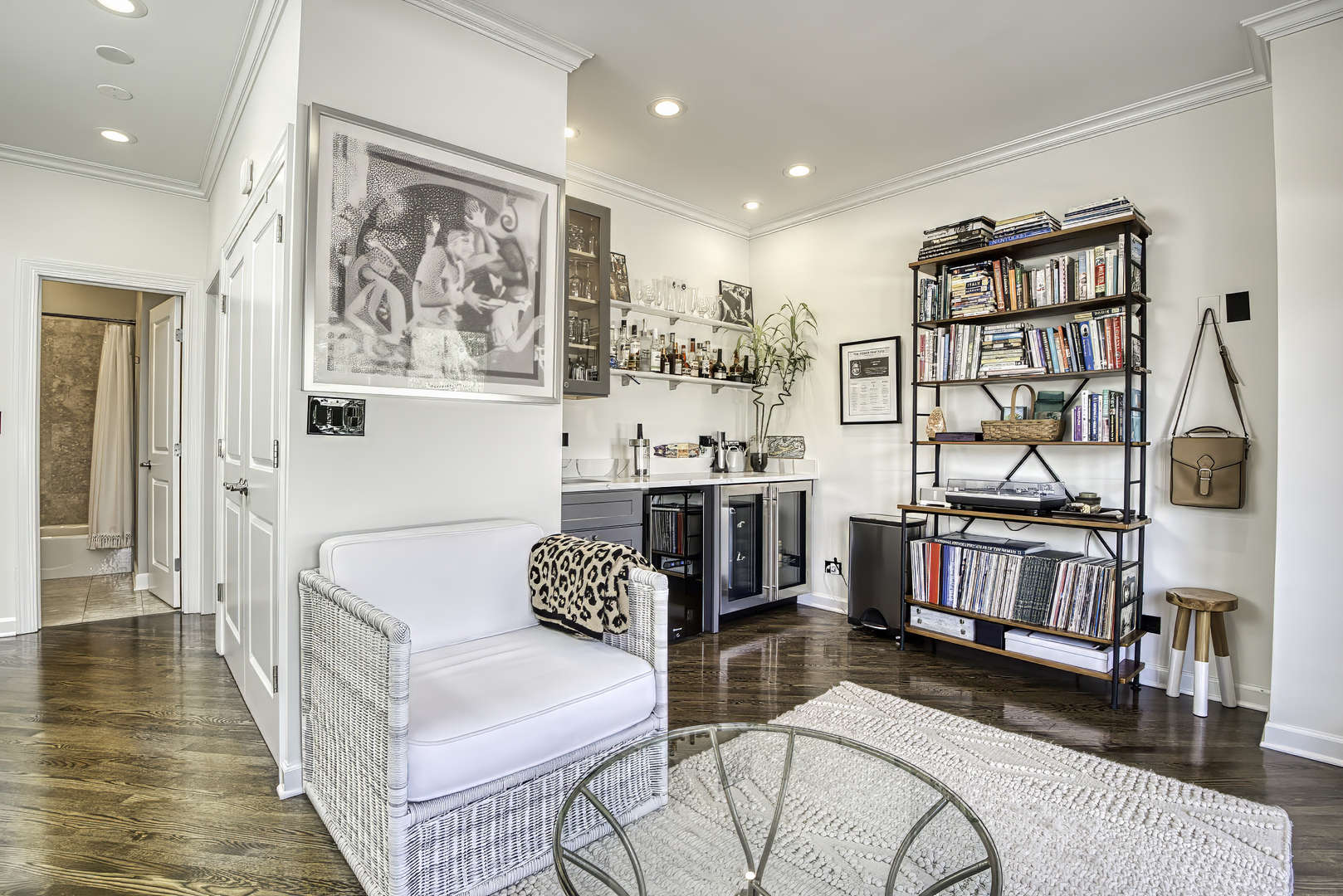 339 W SCOTT Street