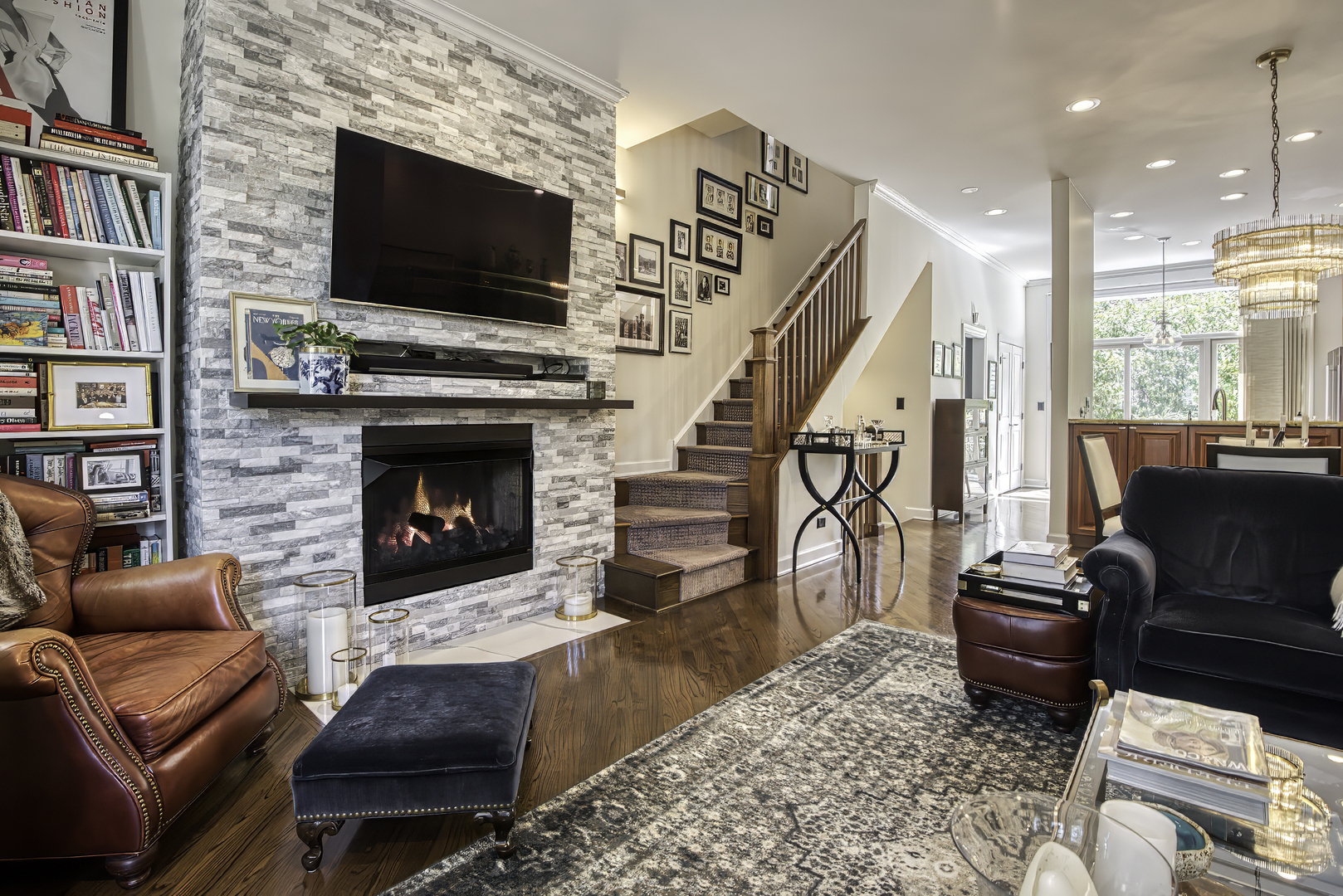 339 W SCOTT Street