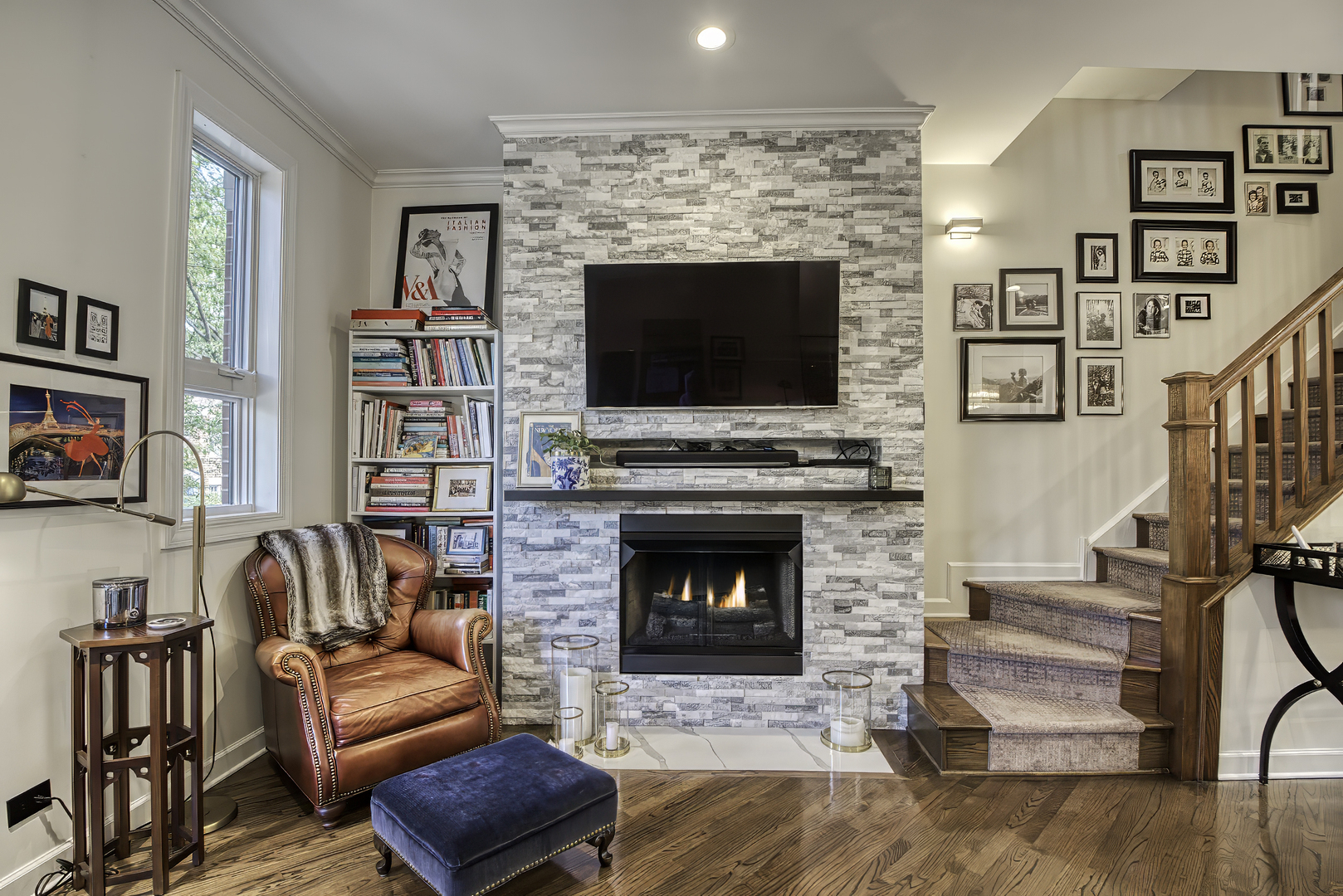 339 W SCOTT Street