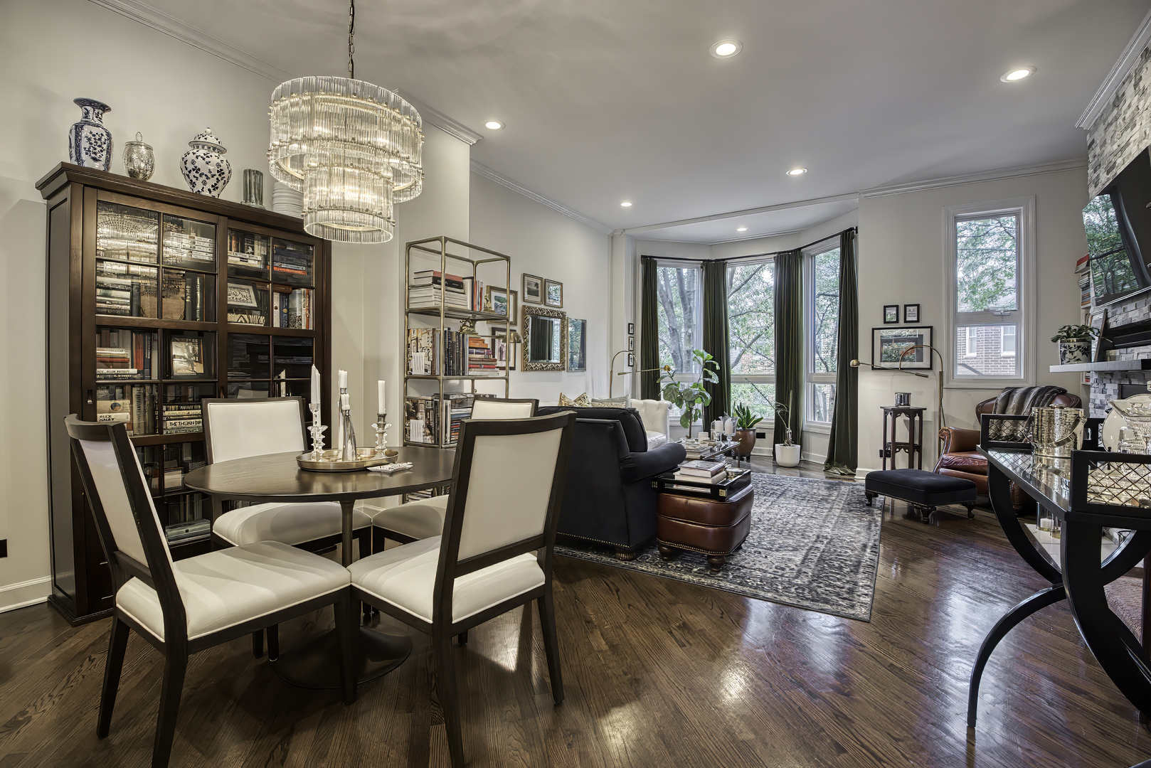 339 W SCOTT Street