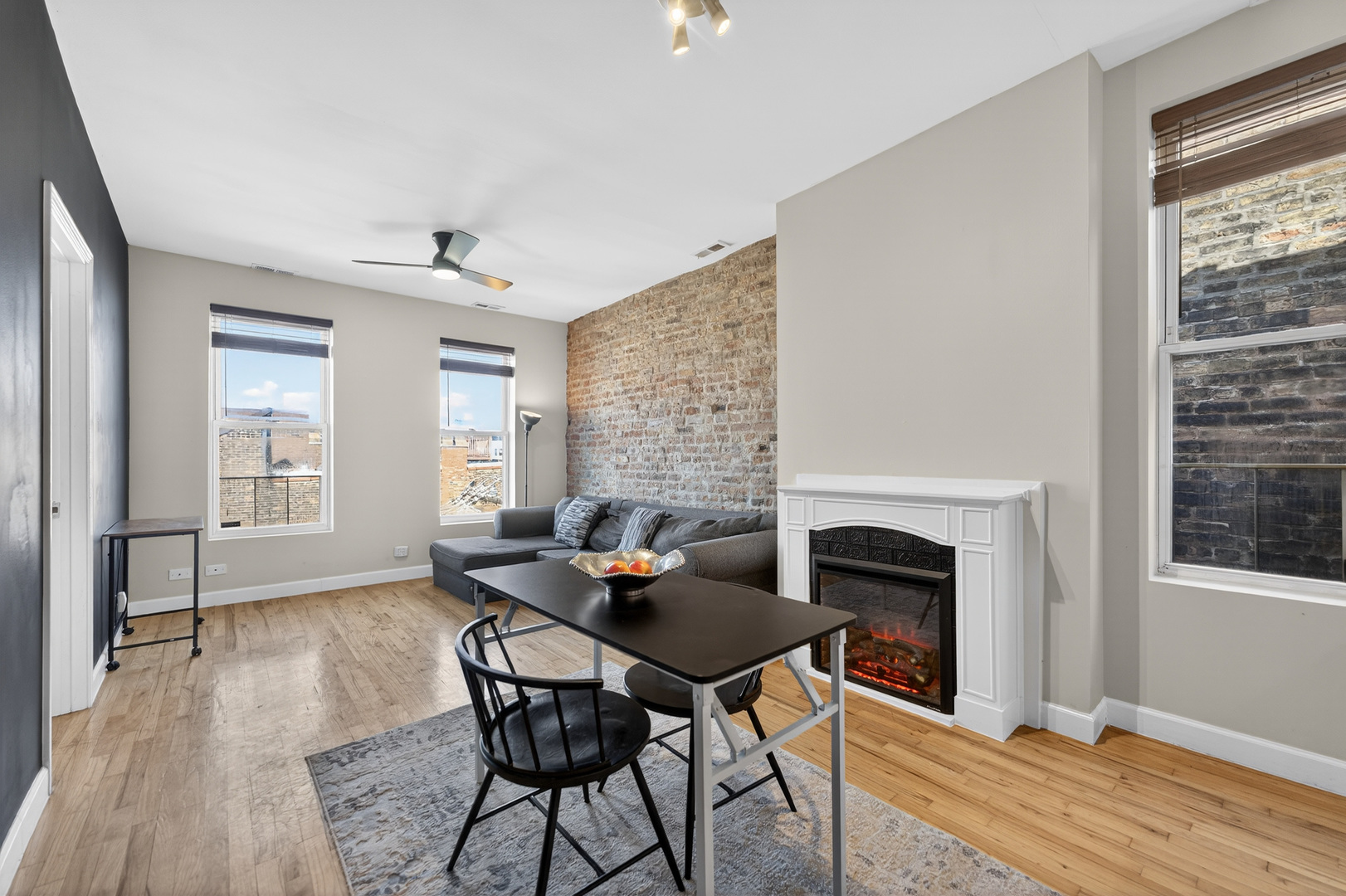 1324 W Huron Street Unit: 4R