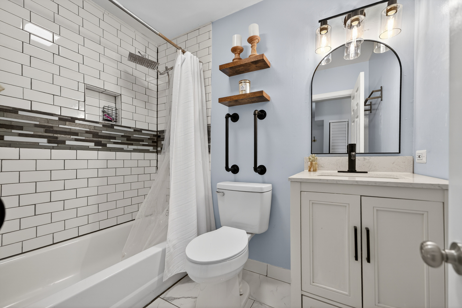 1324 W Huron Street Unit: 4R
