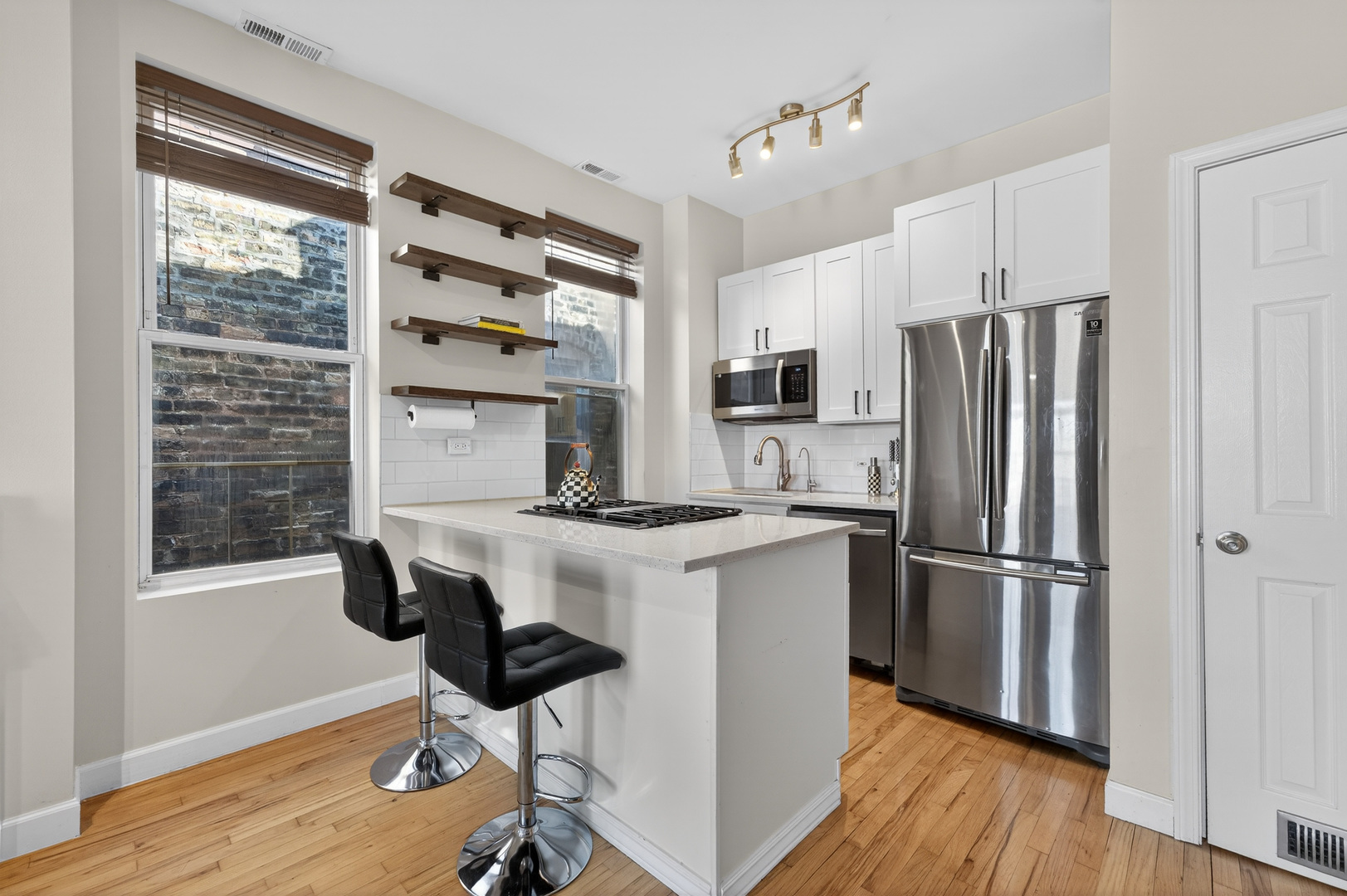 1324 W Huron Street Unit: 4R