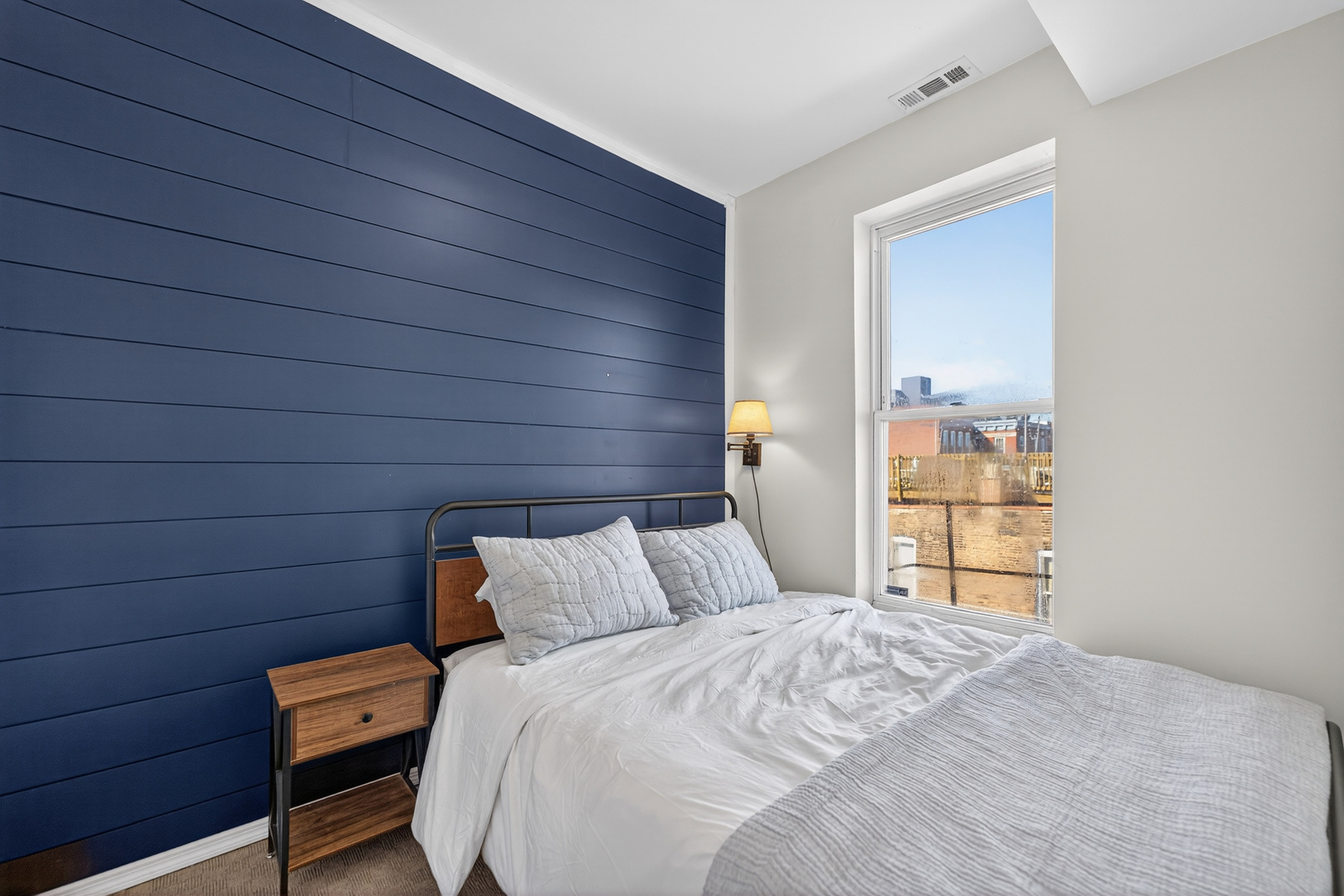 1324 W Huron Street Unit: 4R