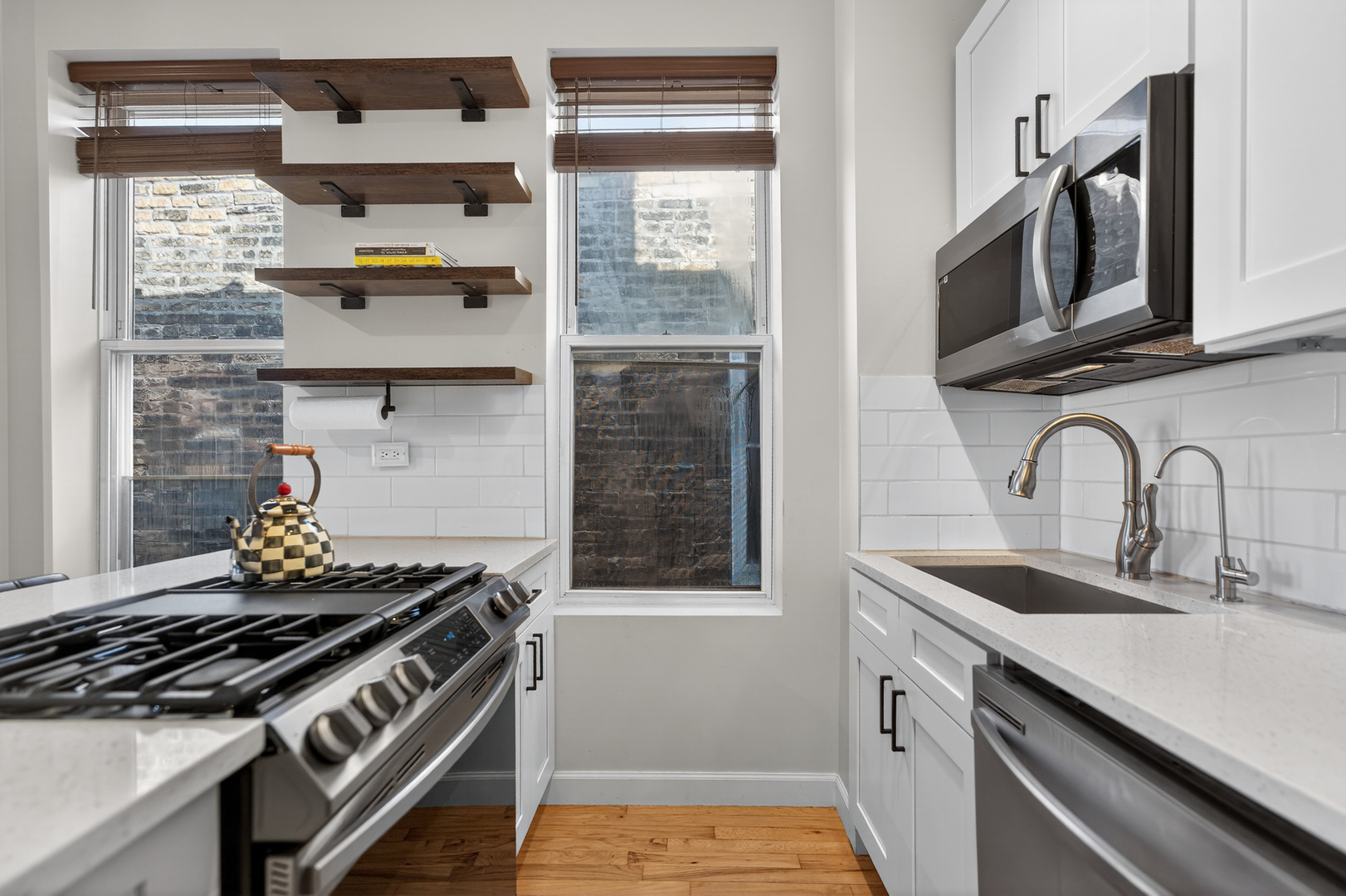 1324 W Huron Street Unit: 4R