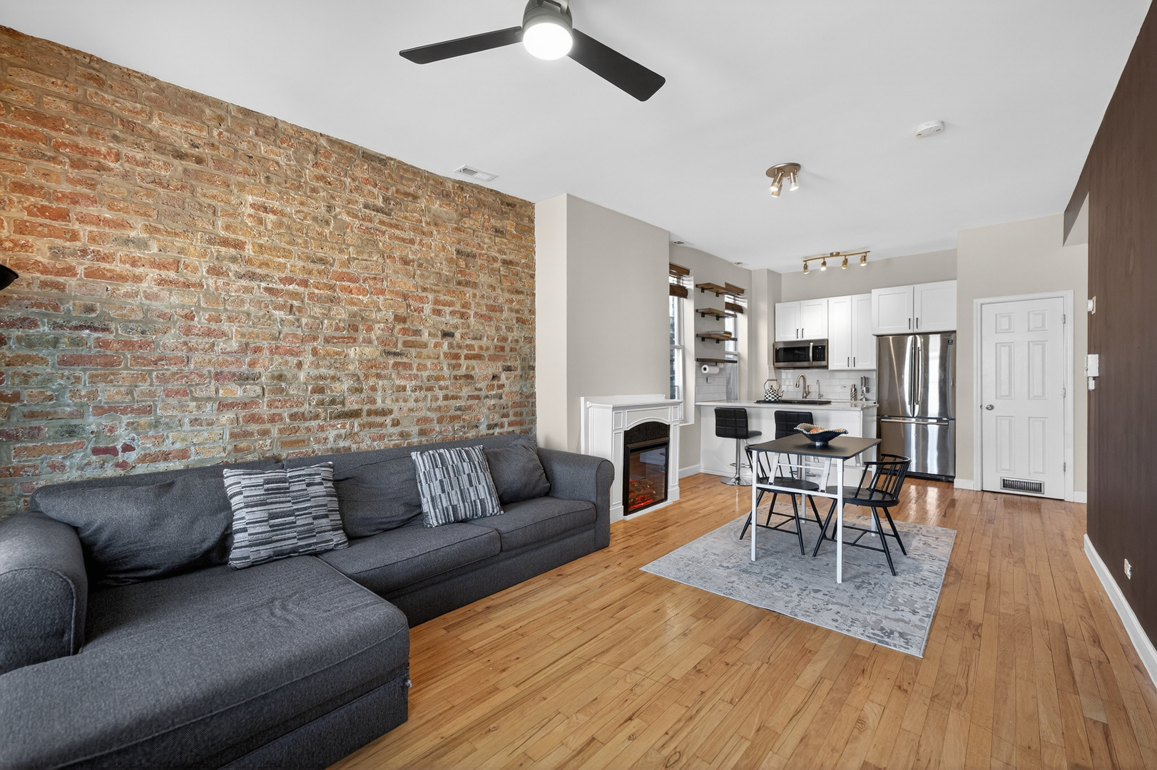 1324 W Huron Street Unit: 4R