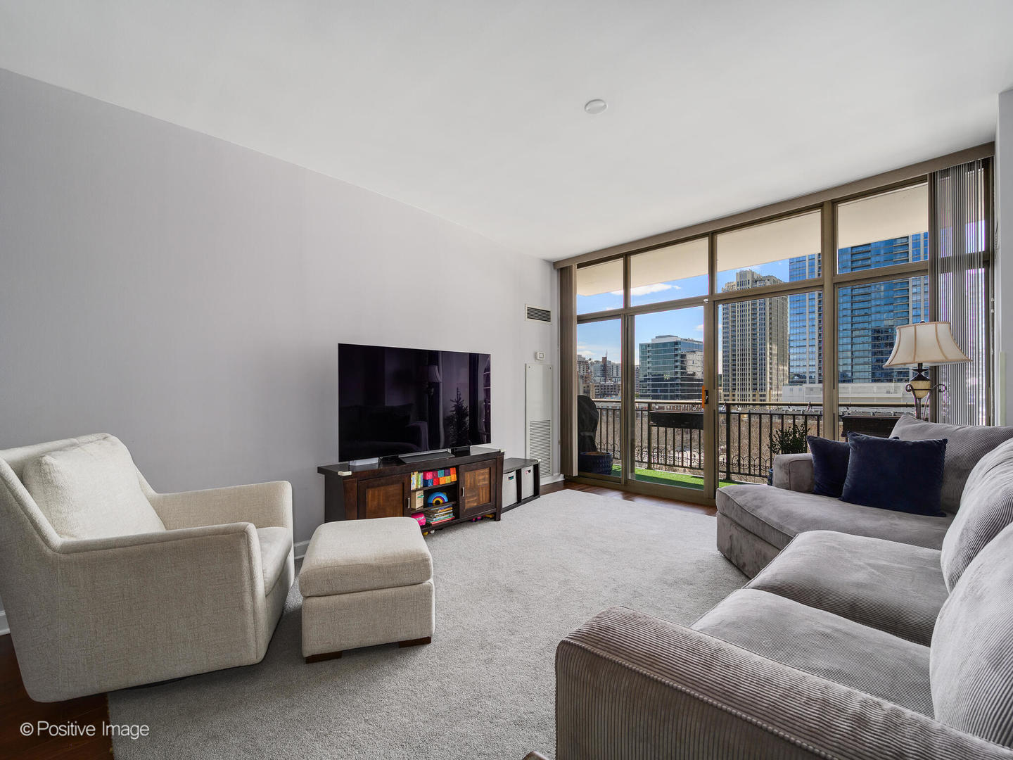 1335 S Prairie Avenue Unit: 809