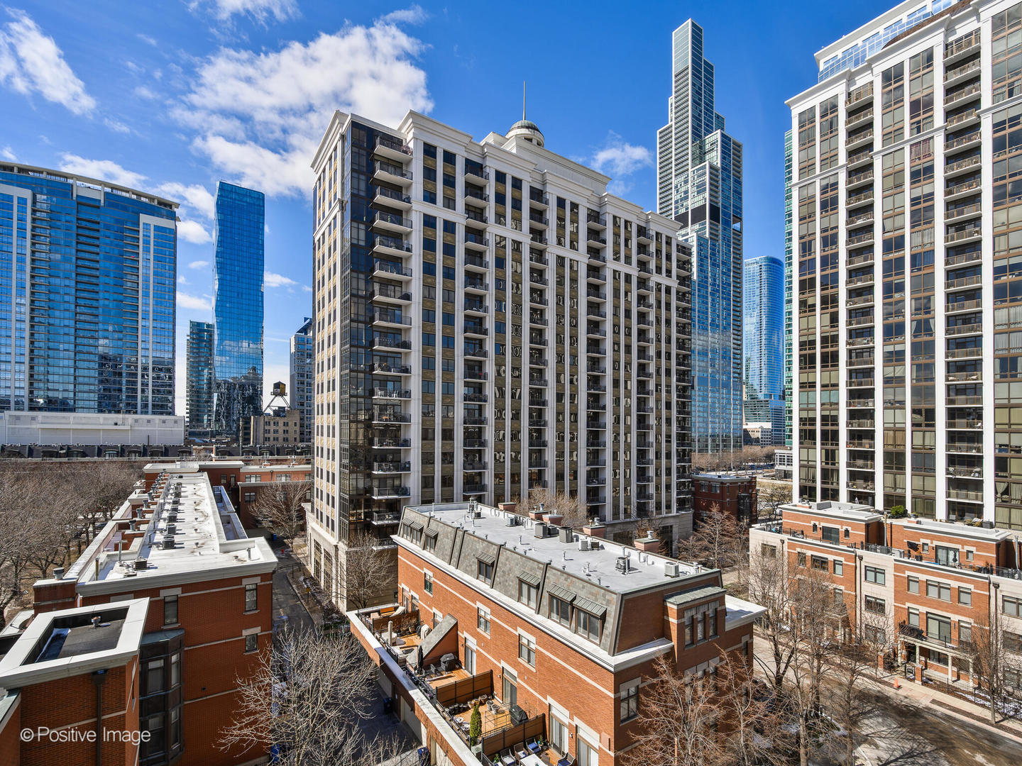 1335 S Prairie Avenue Unit: 809