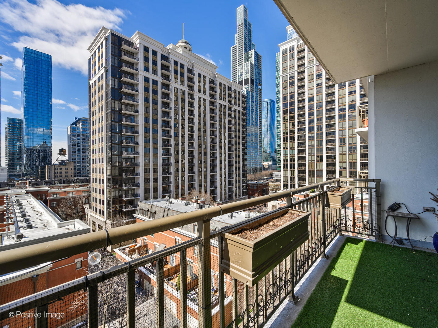 1335 S Prairie Avenue Unit: 809