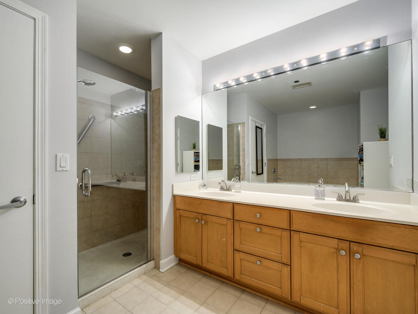 1335 S Prairie Avenue Unit: 809