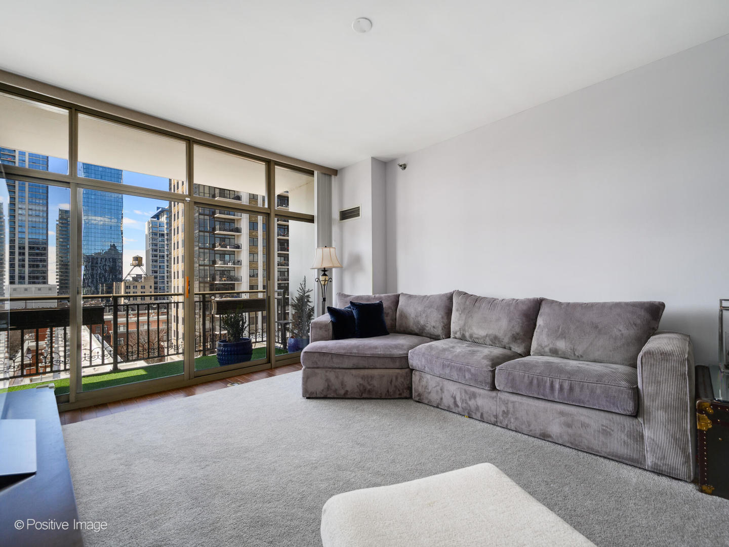 1335 S Prairie Avenue Unit: 809
