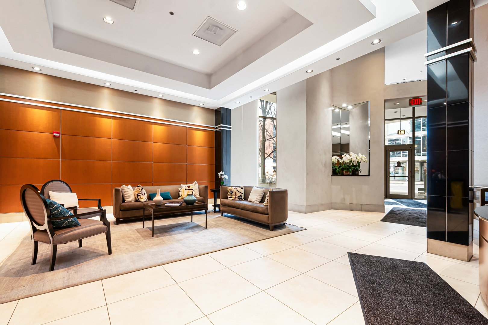 200 W GRAND Avenue Unit: 2103