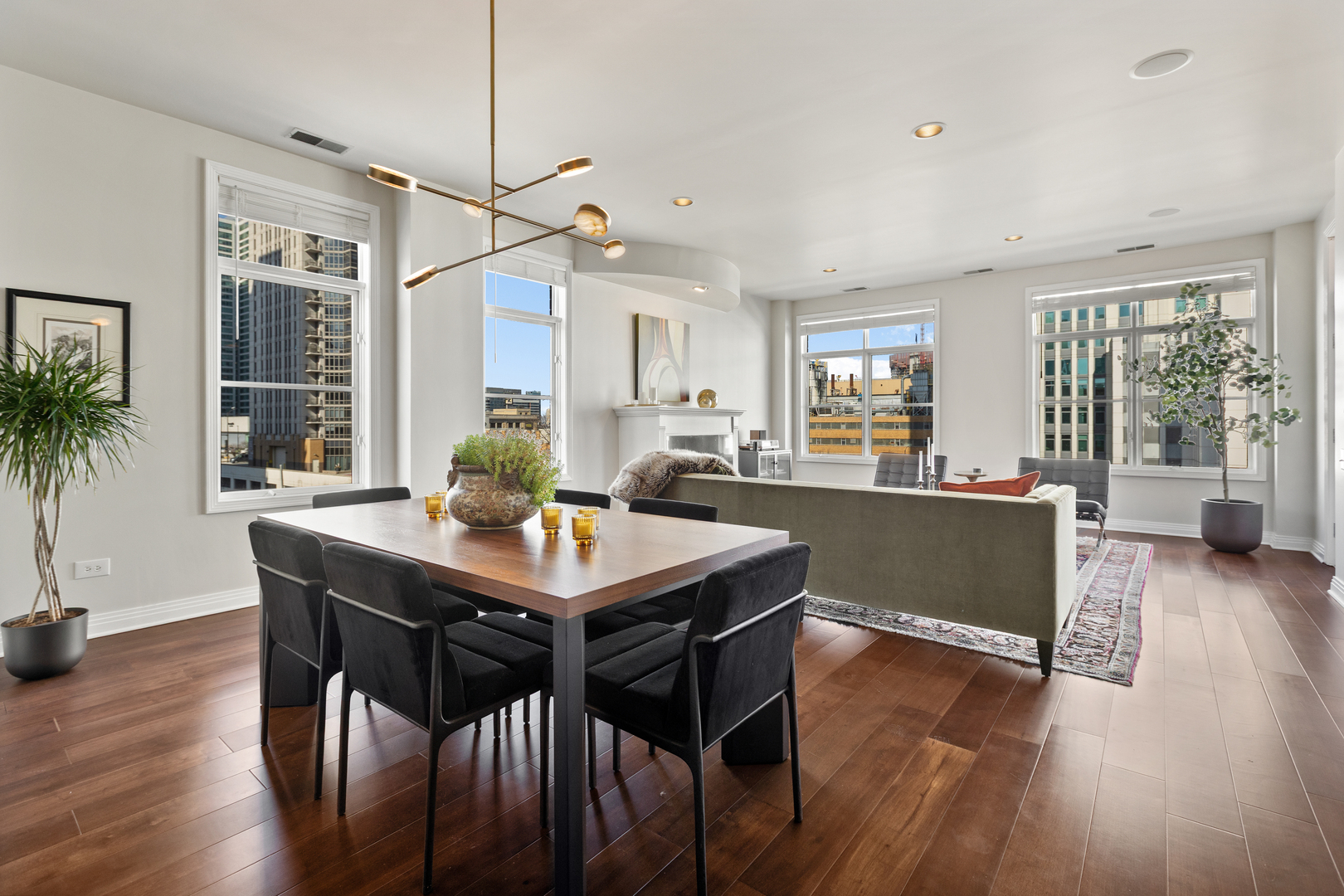 333 N Jefferson Street Unit: 501