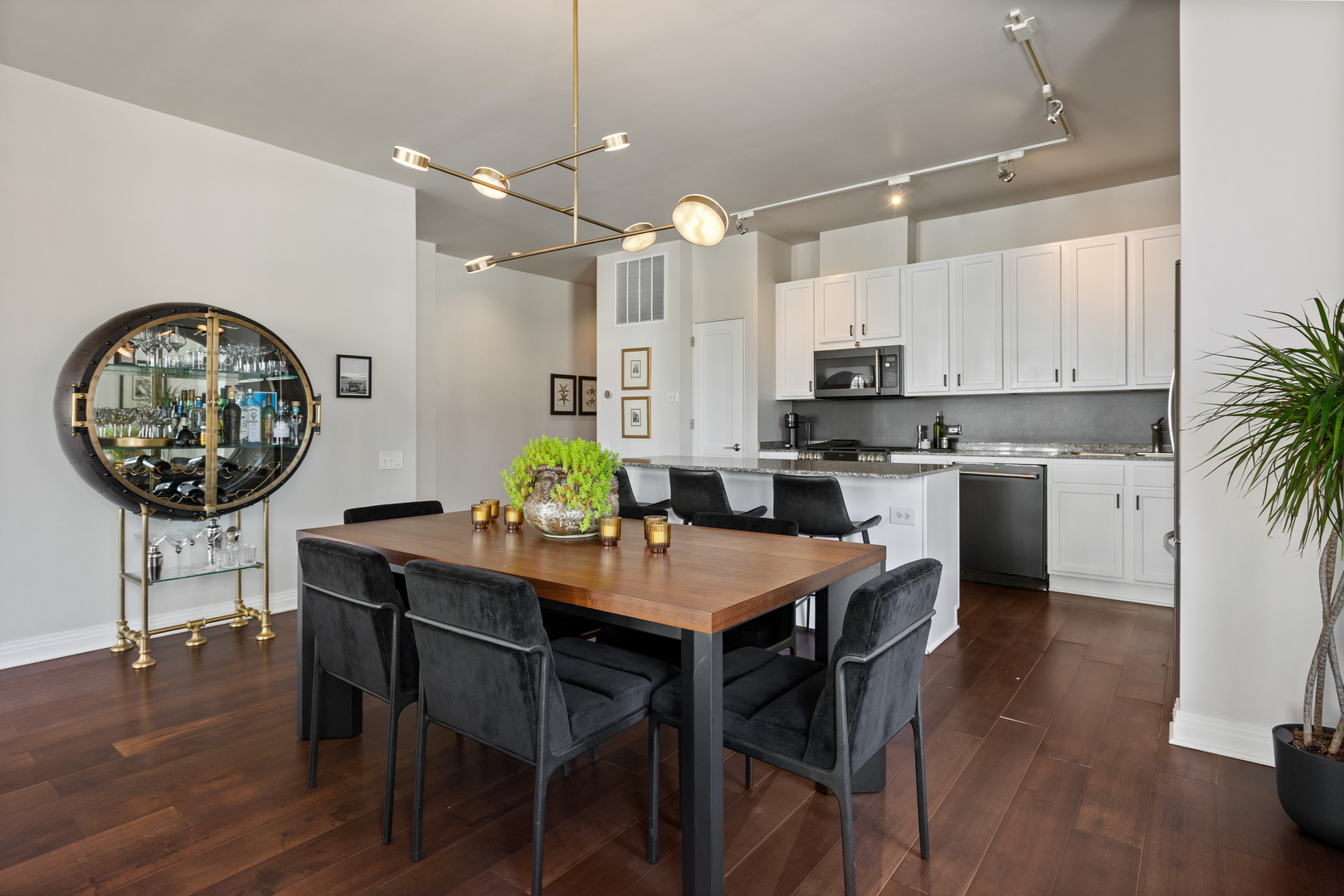 333 N Jefferson Street Unit: 501