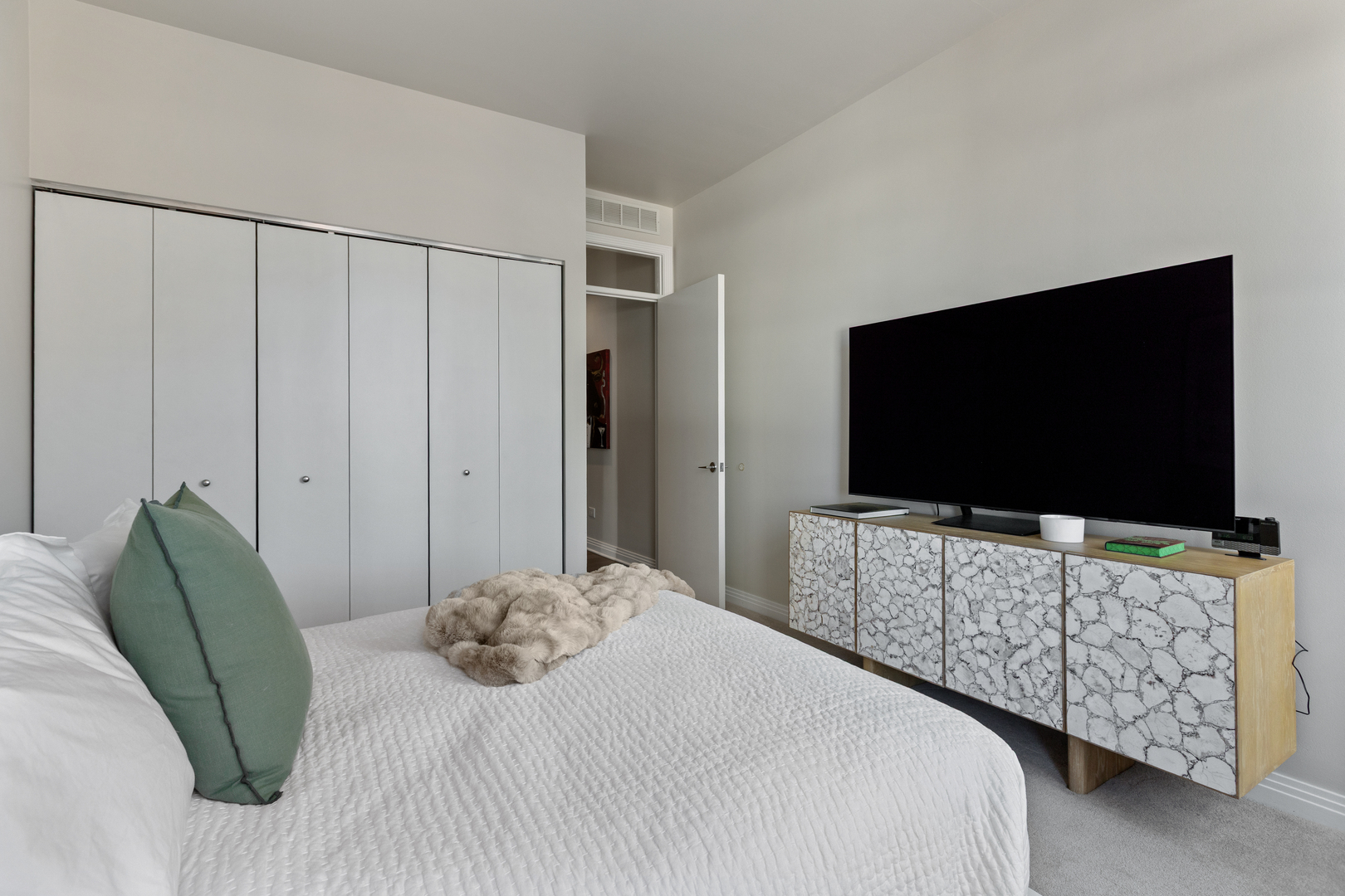 333 N Jefferson Street Unit: 501