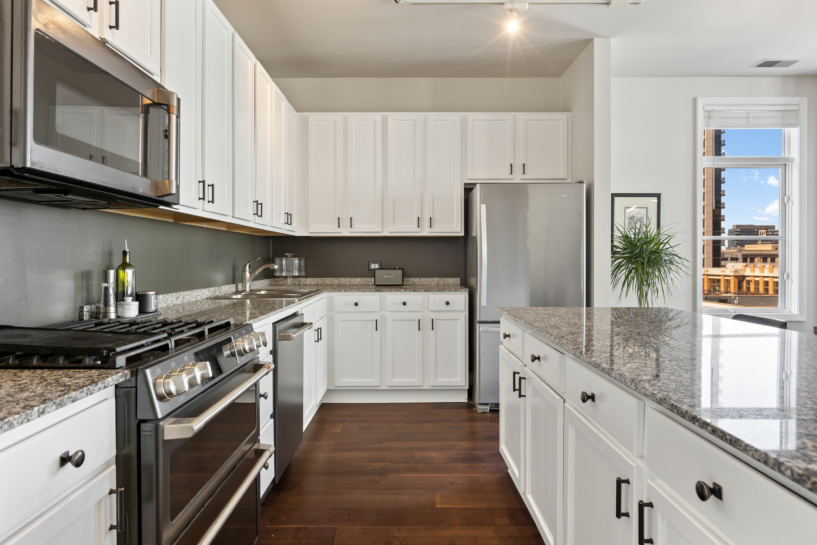 333 N Jefferson Street Unit: 501
