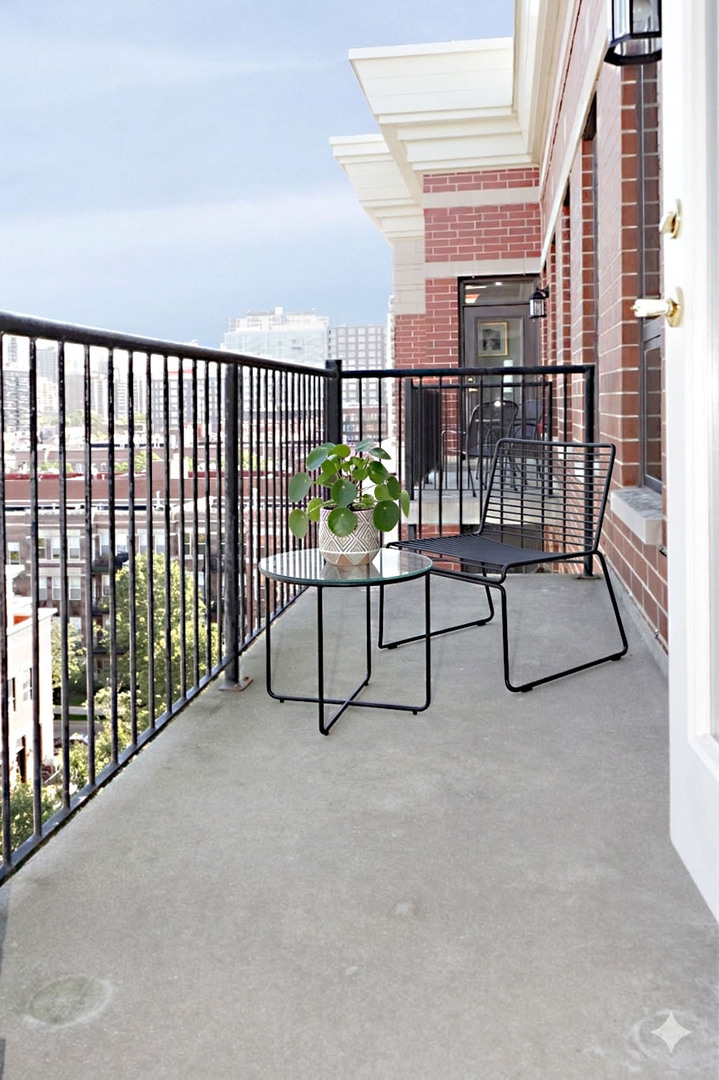 343 W Old Town Court Unit: 708