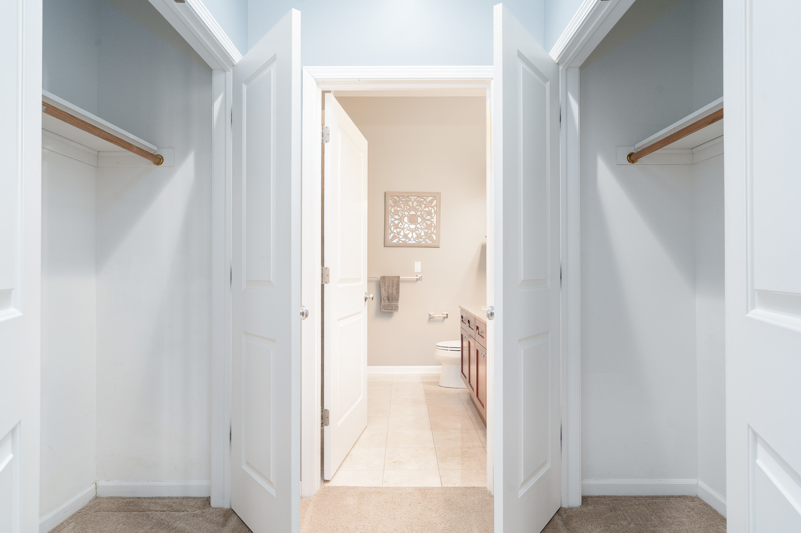 800 W Cornelia Avenue Unit: 209