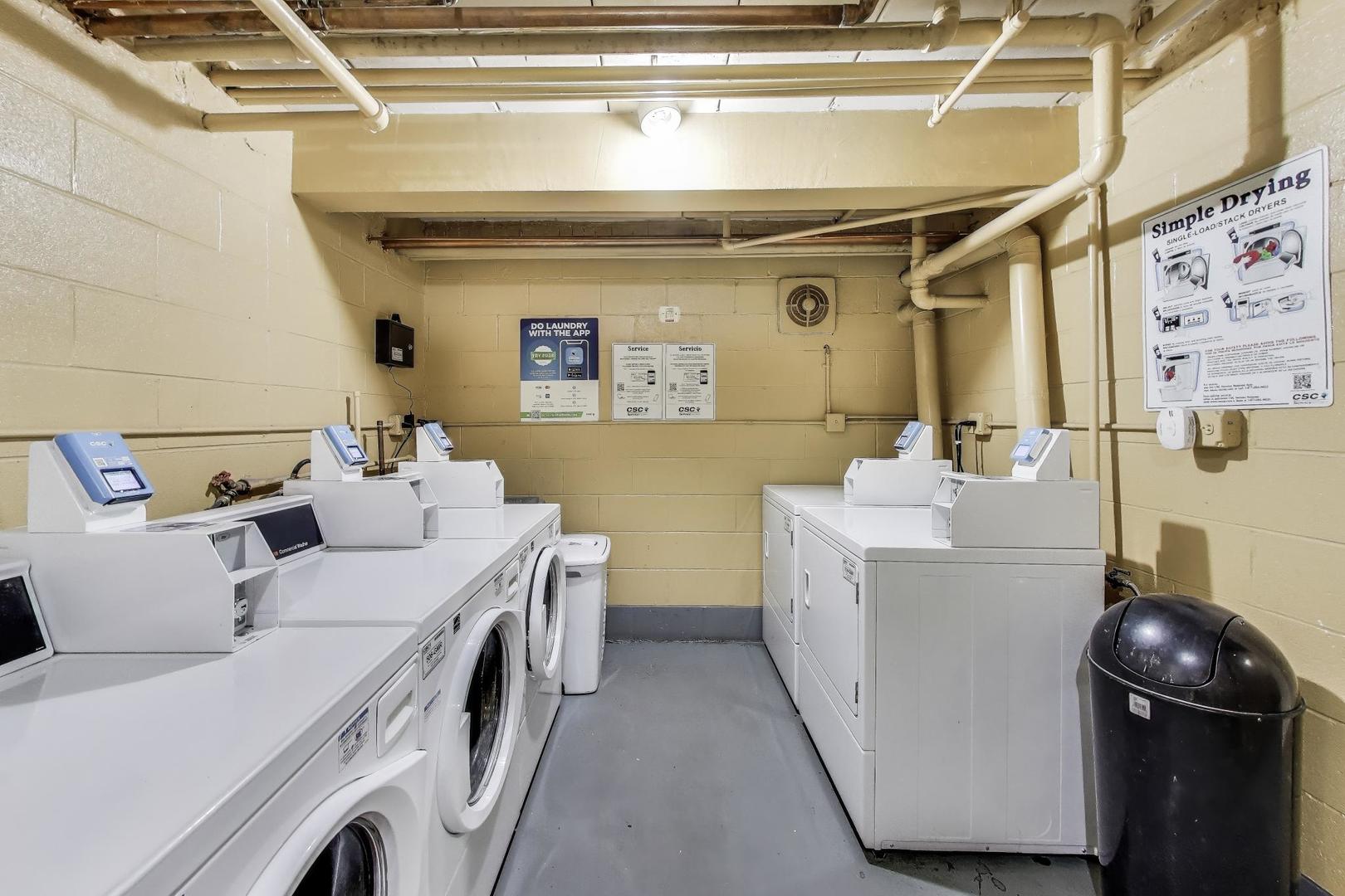 561 W Stratford Place Unit: 4F