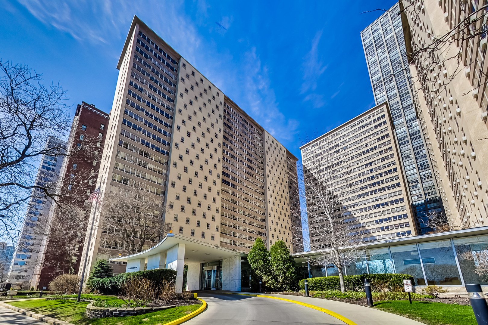 3950 N Lake Shore Drive Unit: 1221