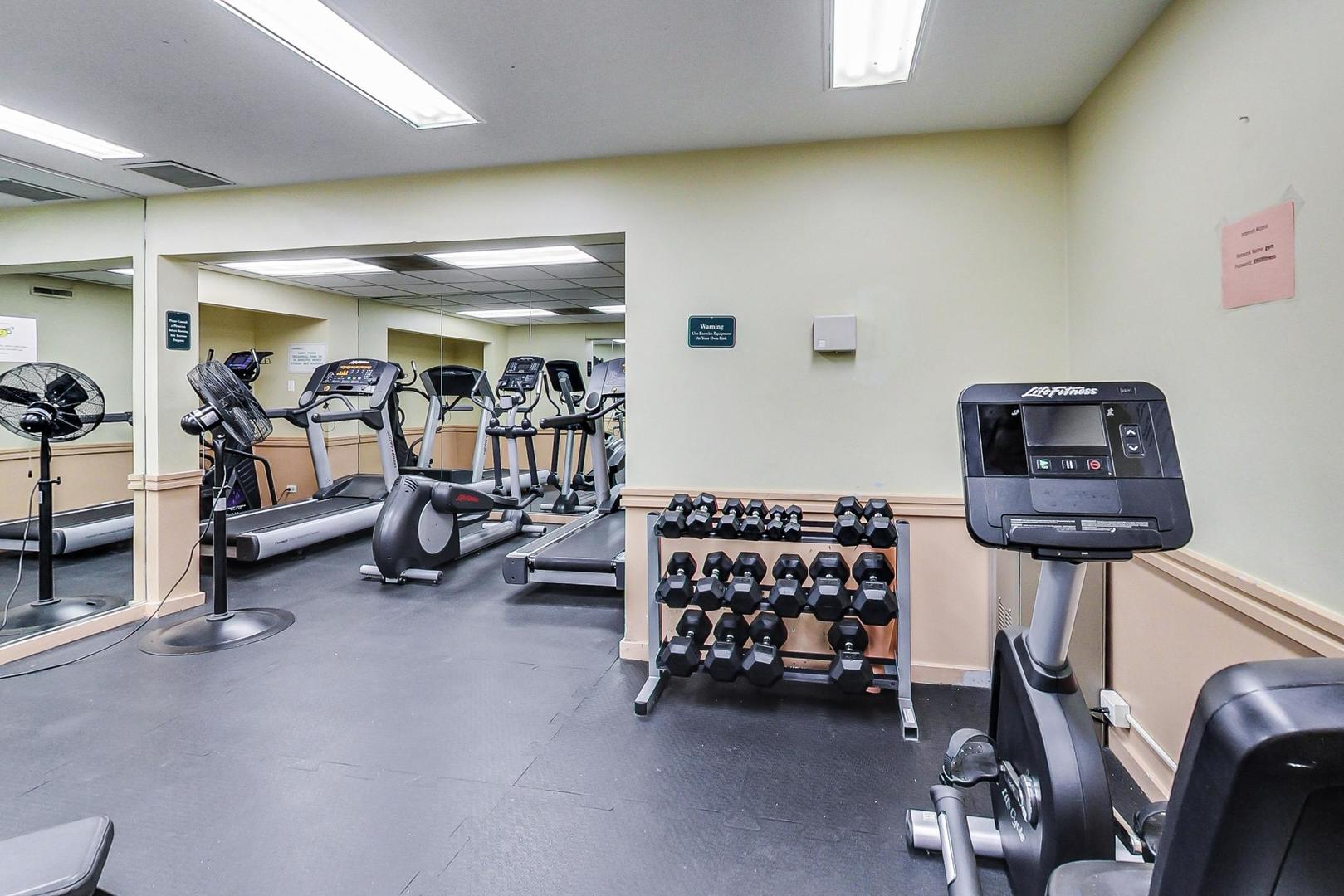 3950 N Lake Shore Drive Unit: 1221