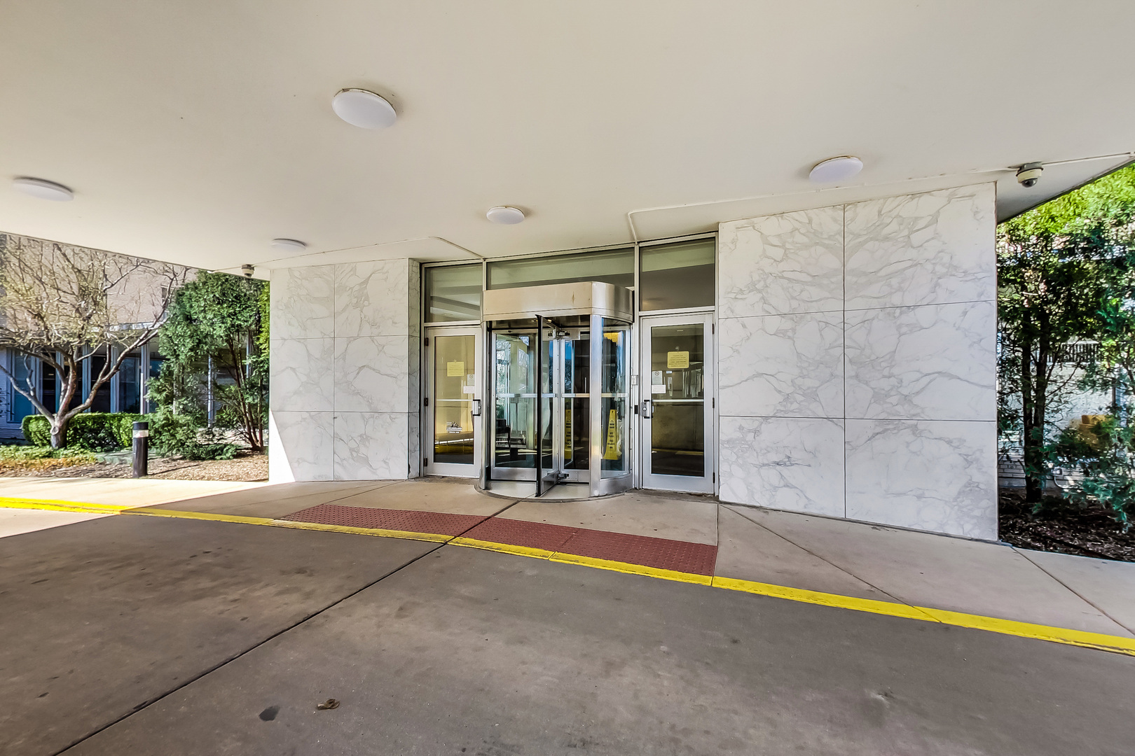3950 N Lake Shore Drive Unit: 1221