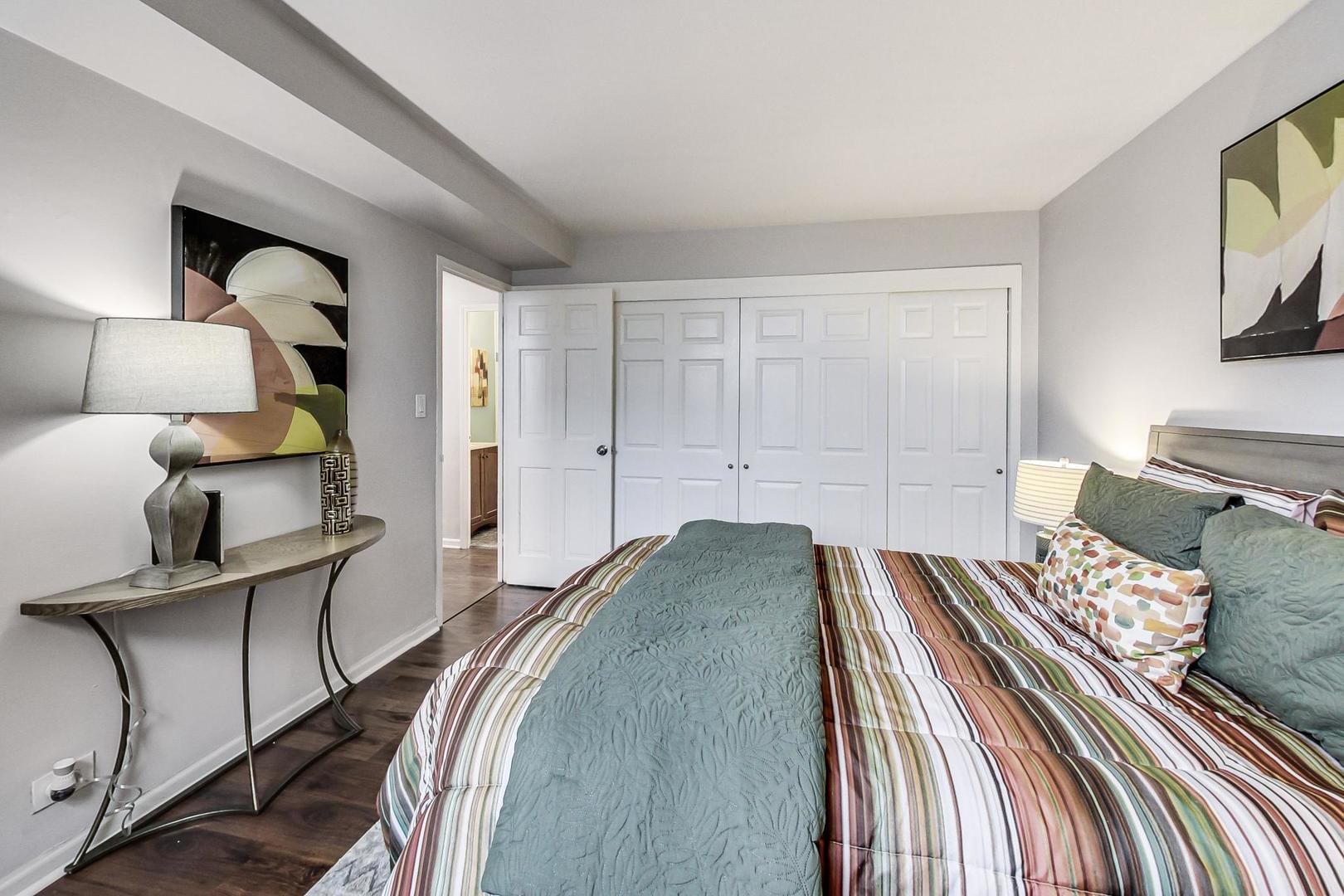 3950 N Lake Shore Drive Unit: 1221