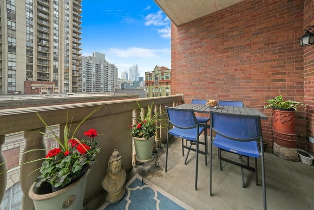 30 W Erie Street Unit: 601