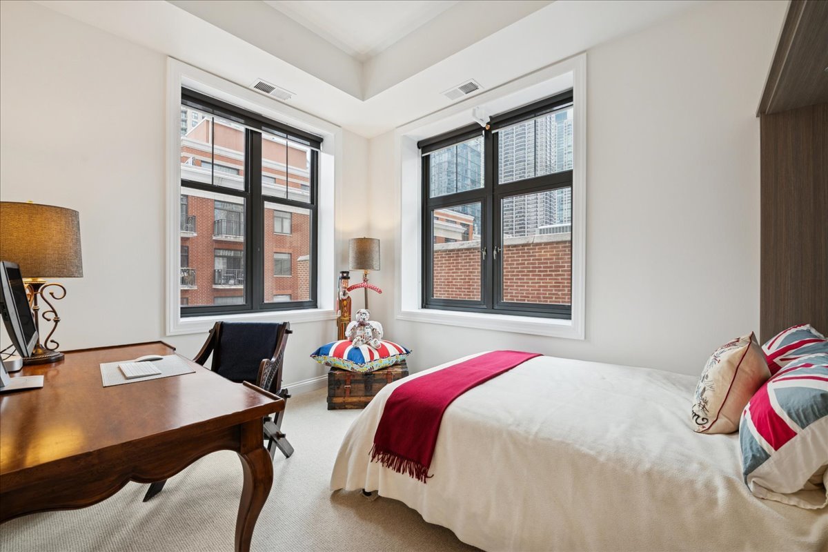 30 W Erie Street Unit: 601