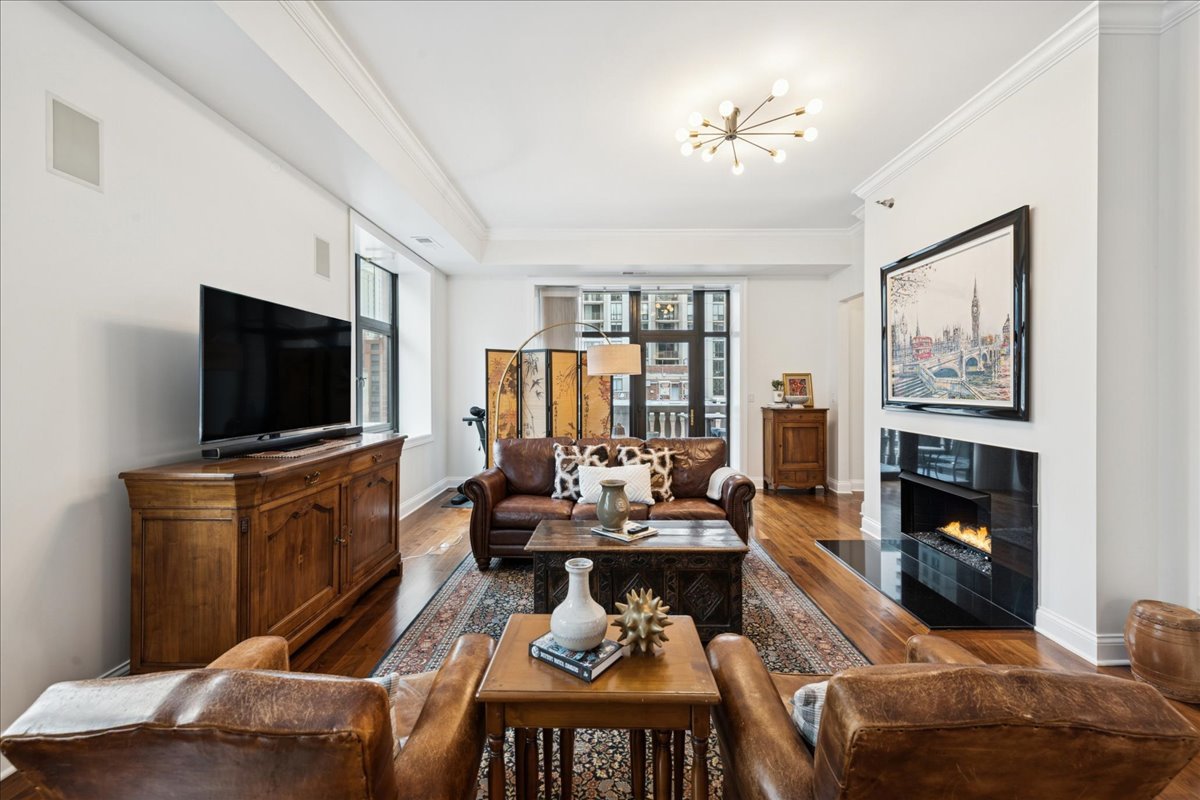 30 W Erie Street Unit: 601