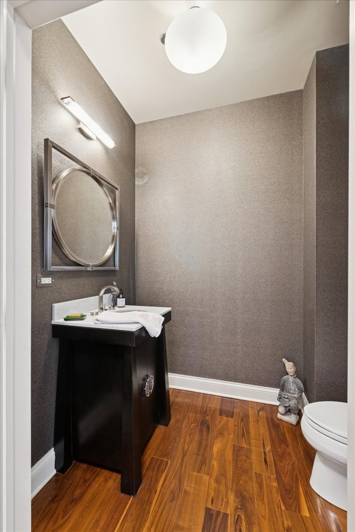 30 W Erie Street Unit: 601
