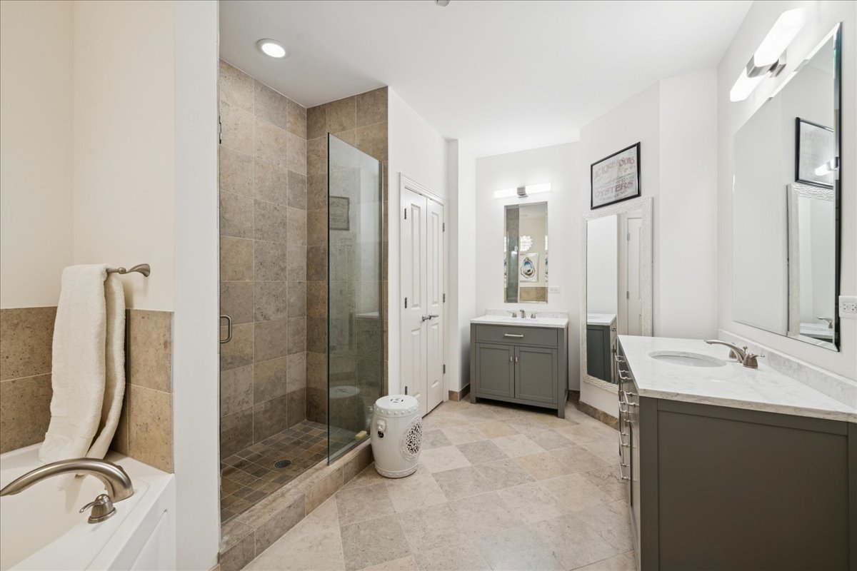 30 W Erie Street Unit: 601
