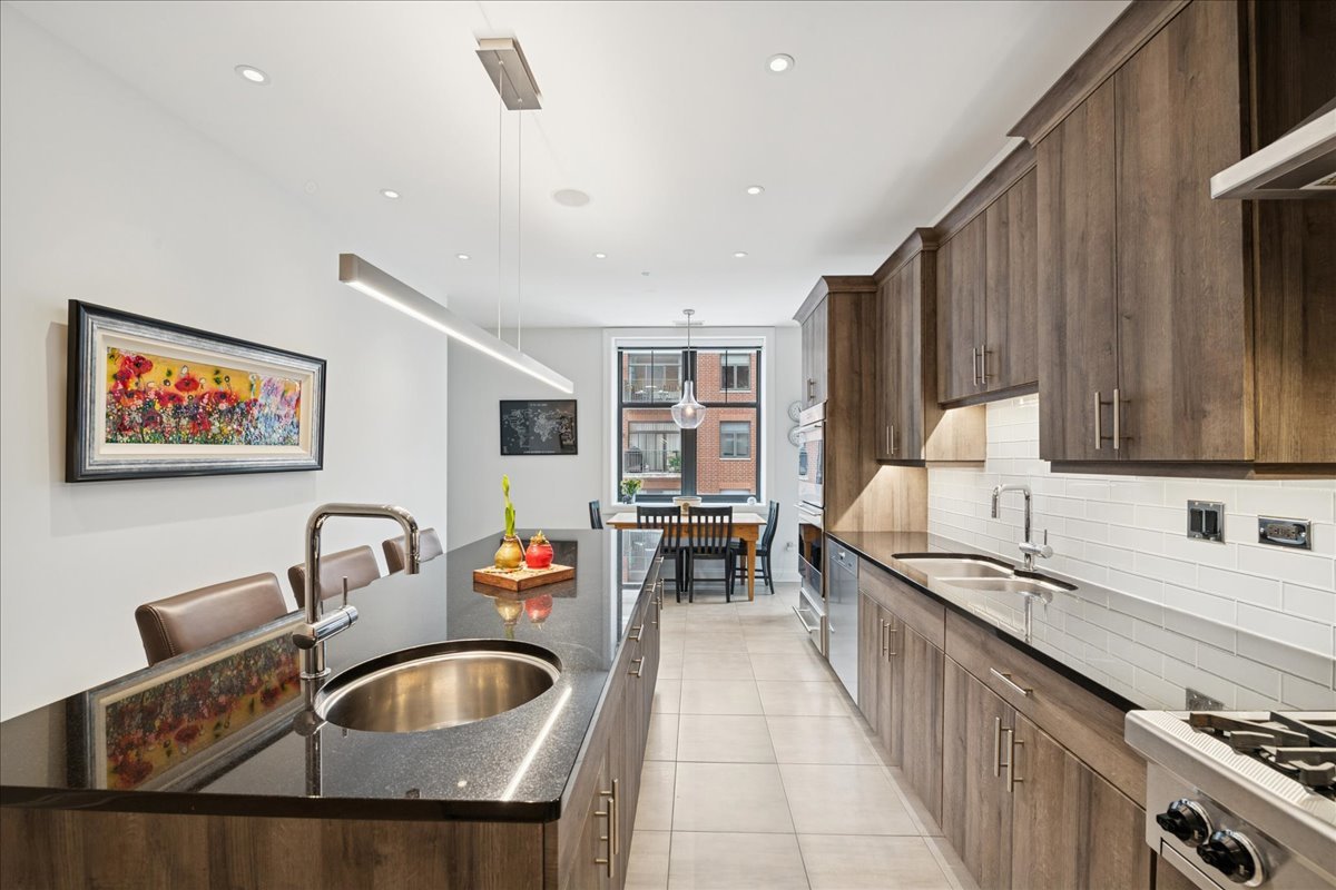 30 W Erie Street Unit: 601