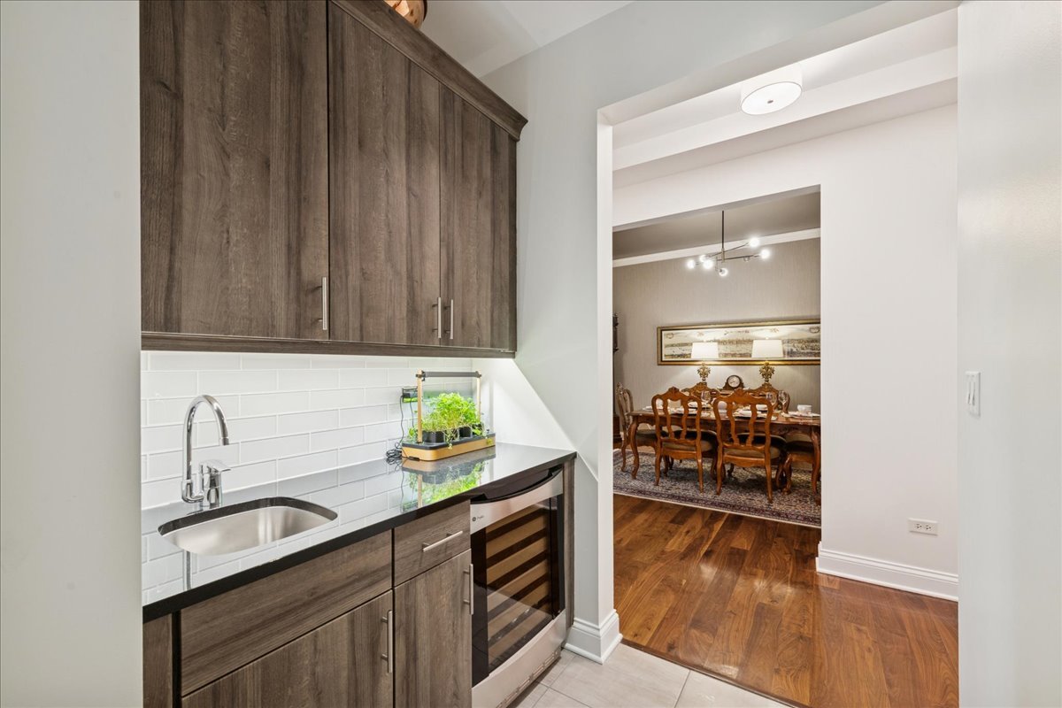 30 W Erie Street Unit: 601