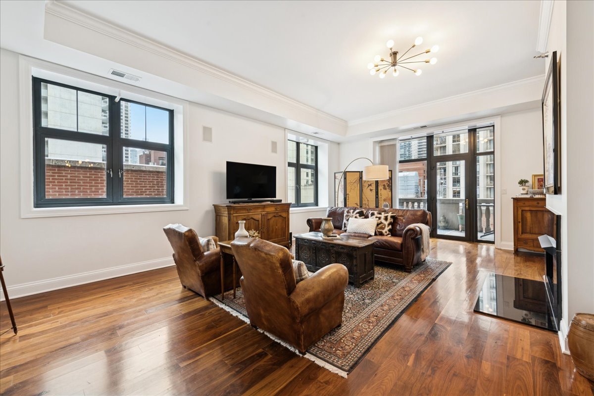 30 W Erie Street Unit: 601