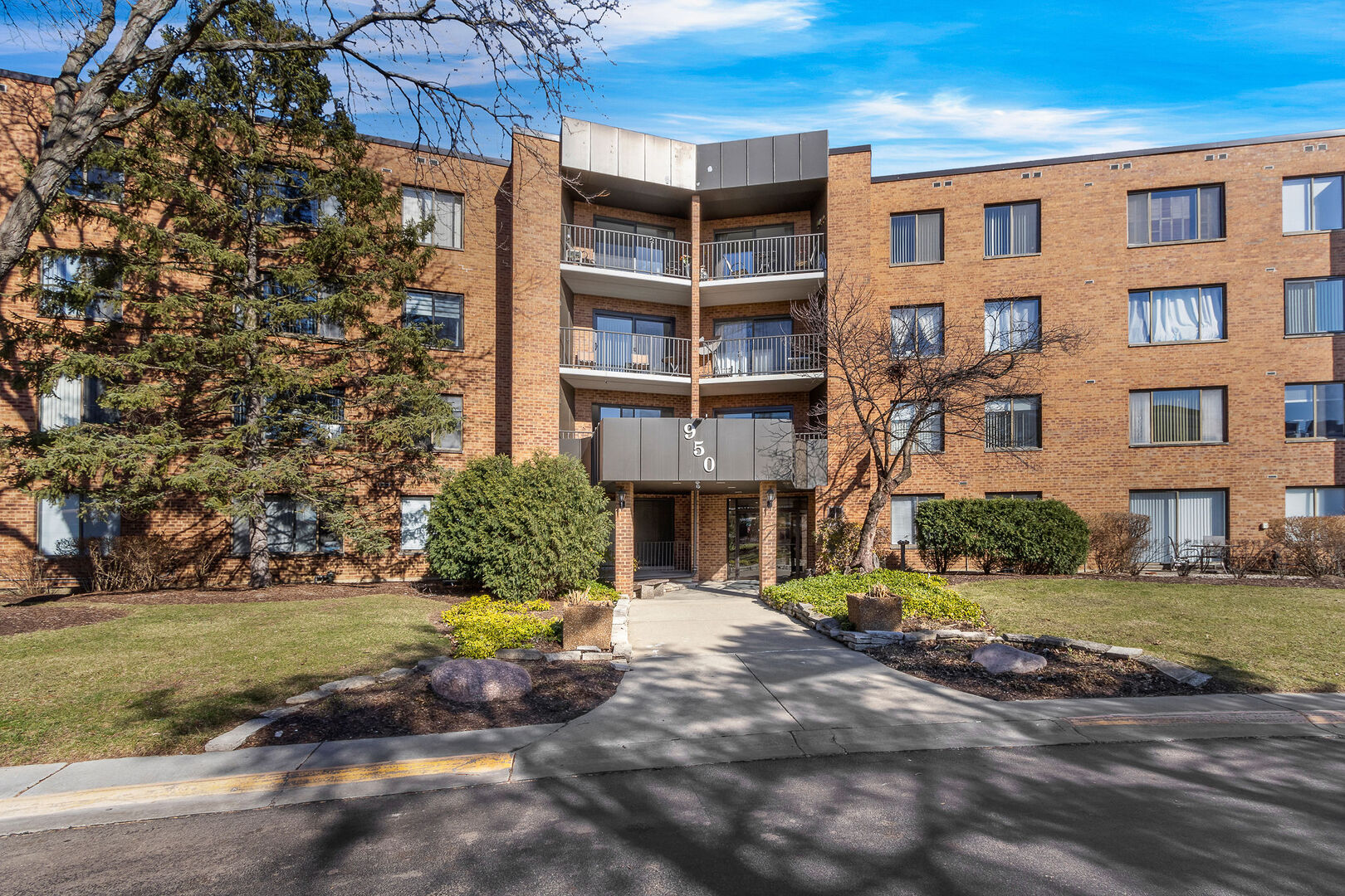 950 E Wilmette Road Unit: 330