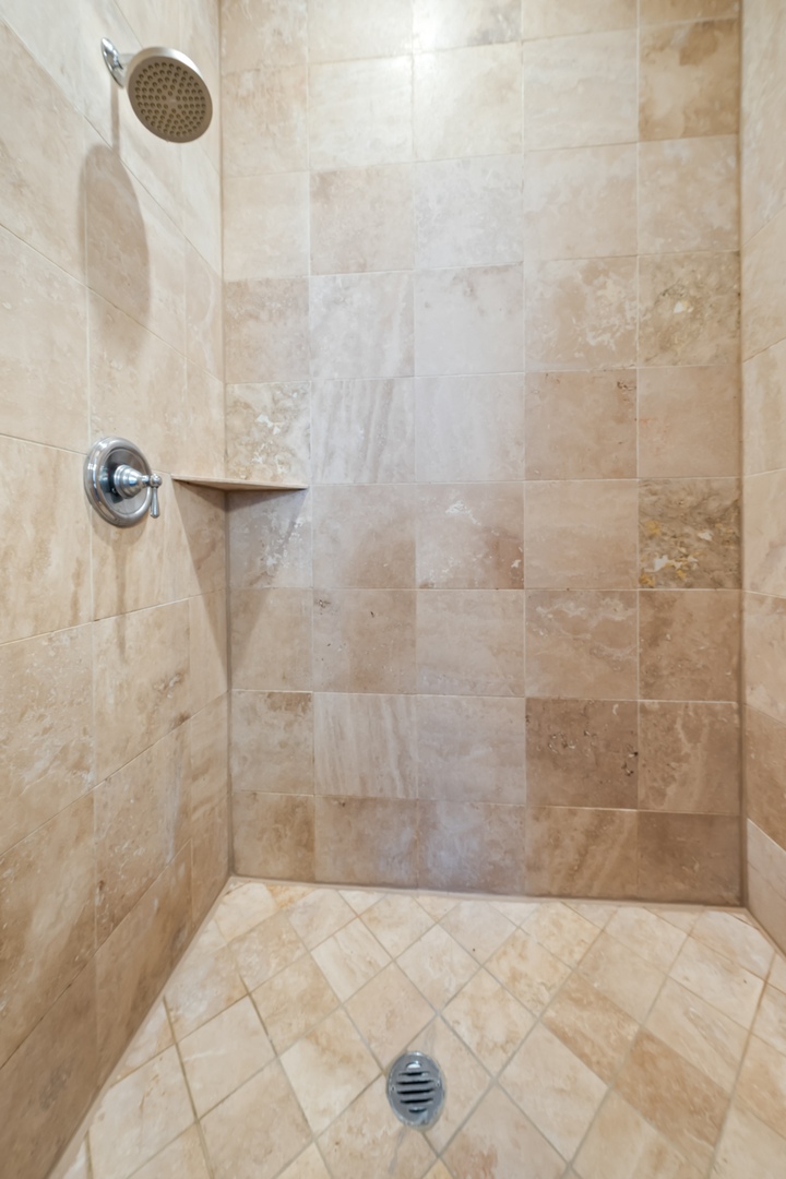 2248 W Foster Avenue Unit: 4