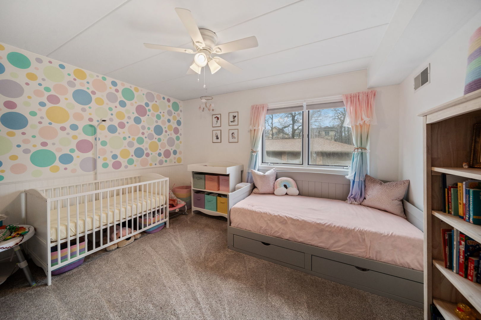 4407 Pershing Avenue Unit: 2S