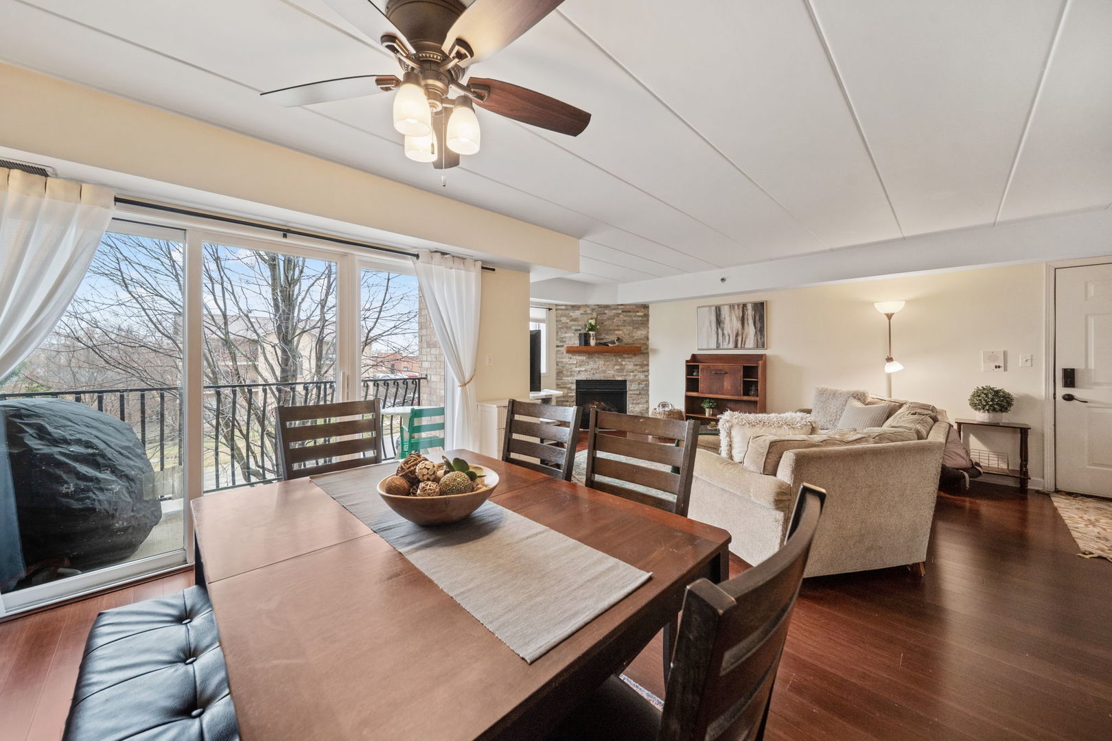 4407 Pershing Avenue Unit: 2S
