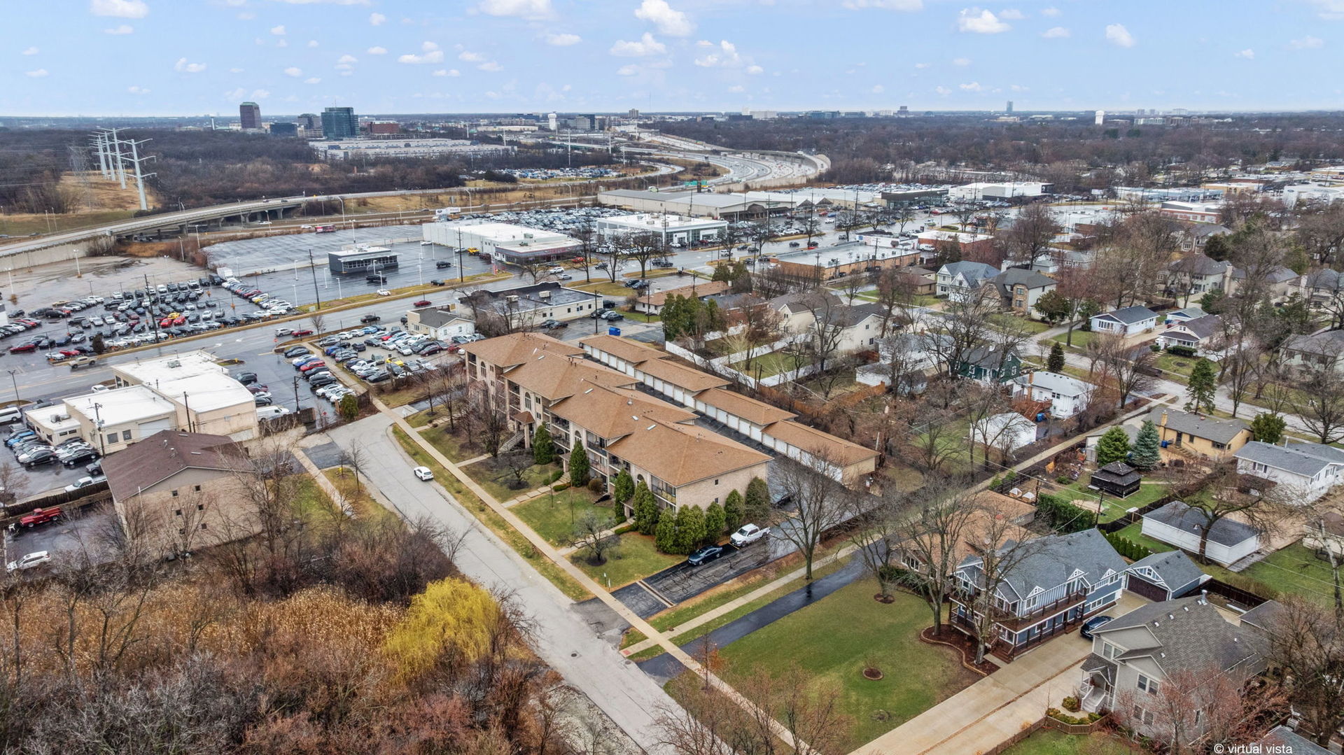 4407 Pershing Avenue Unit: 2S