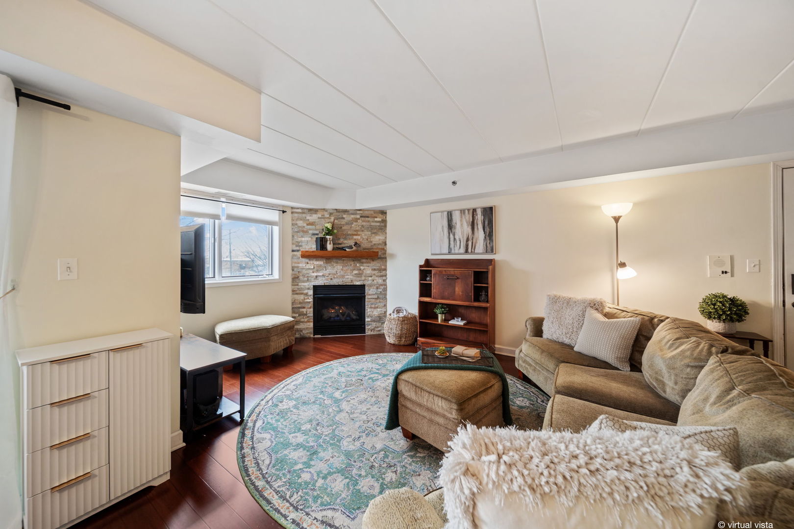 4407 Pershing Avenue Unit: 2S